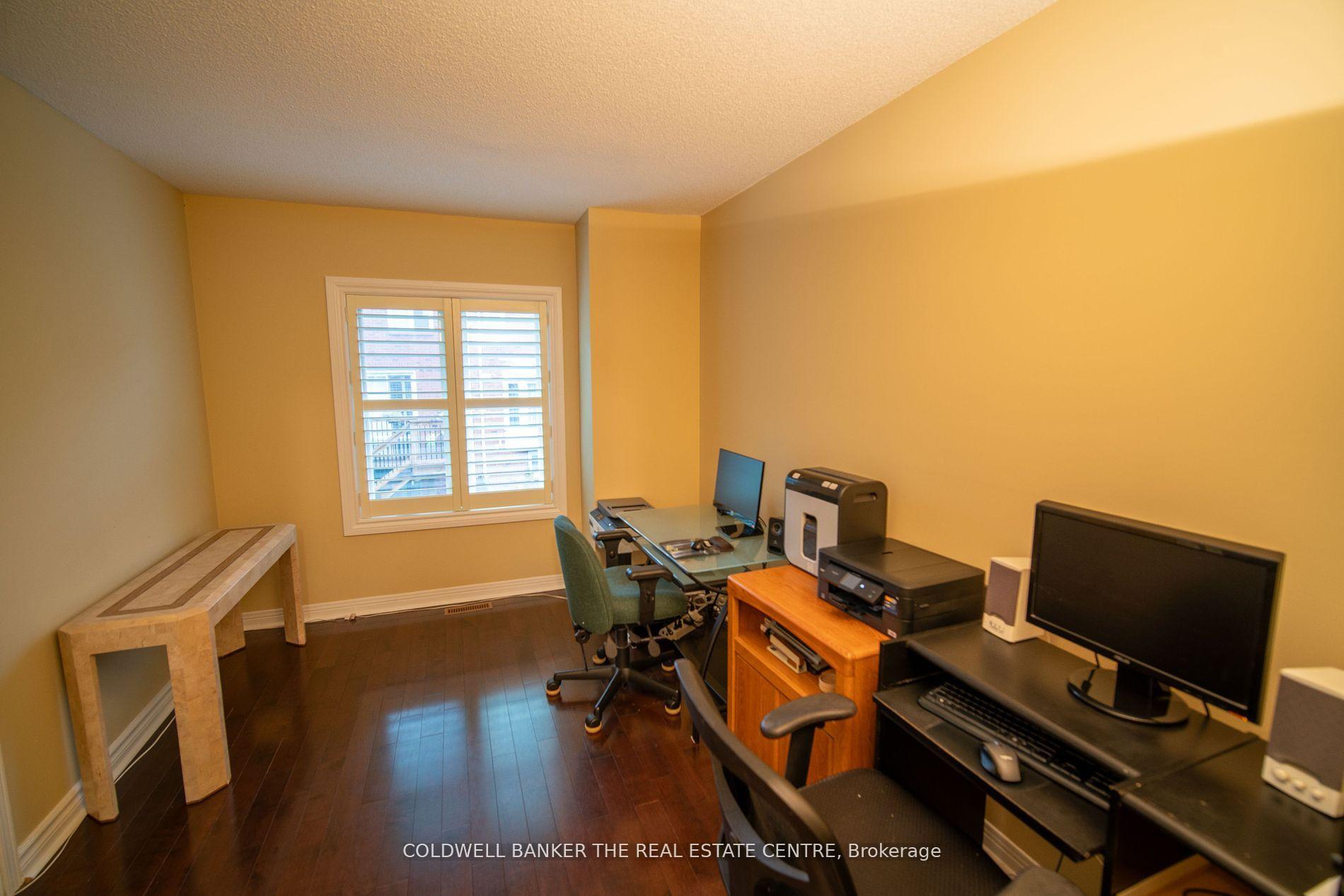 Photo 15 of 59 Brownstone Circle, Vaughan, Crestwood-Springfarm-Yorkhill — HOMEH