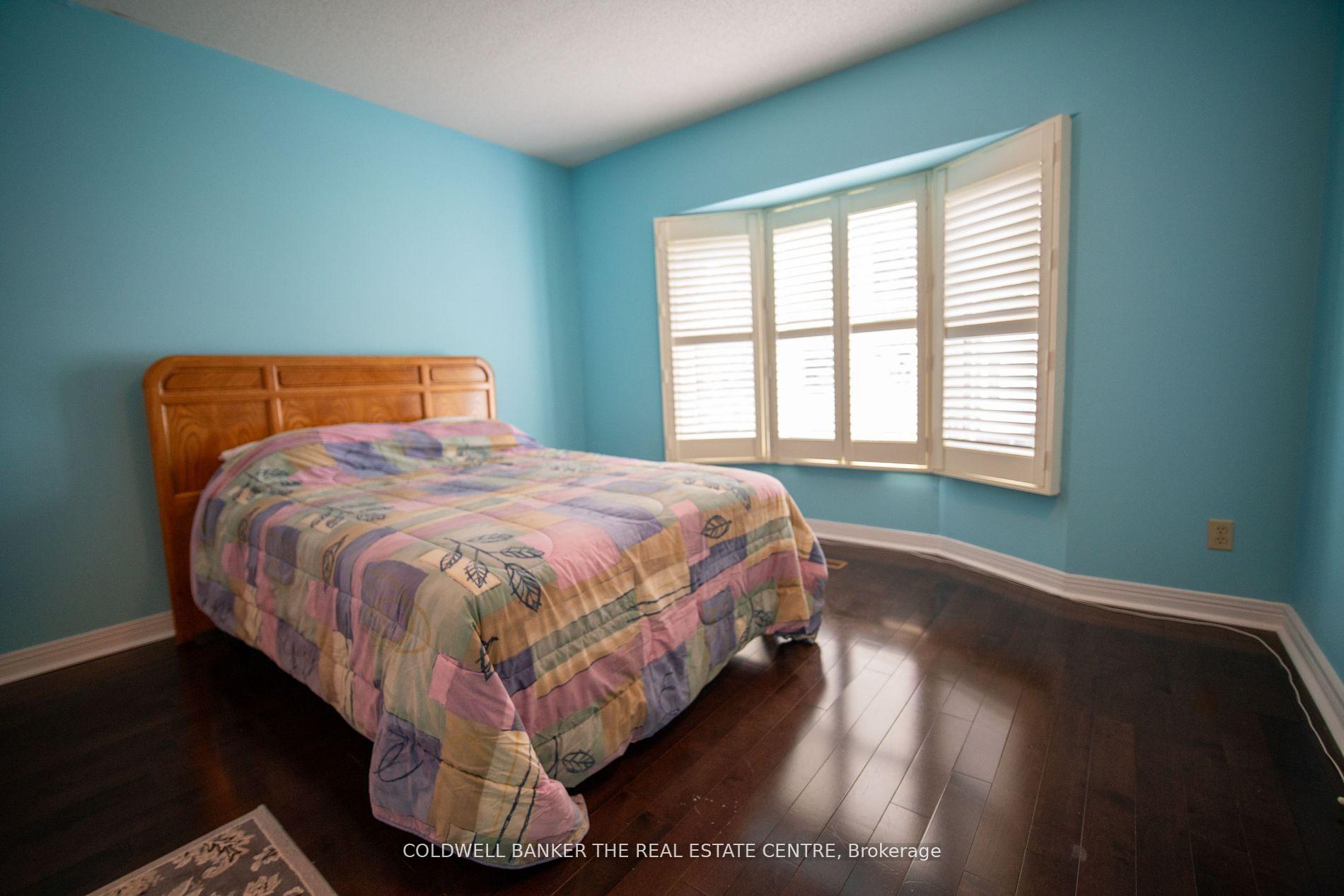 Photo 21 of 59 Brownstone Circle, Vaughan, Crestwood-Springfarm-Yorkhill — HOMEH