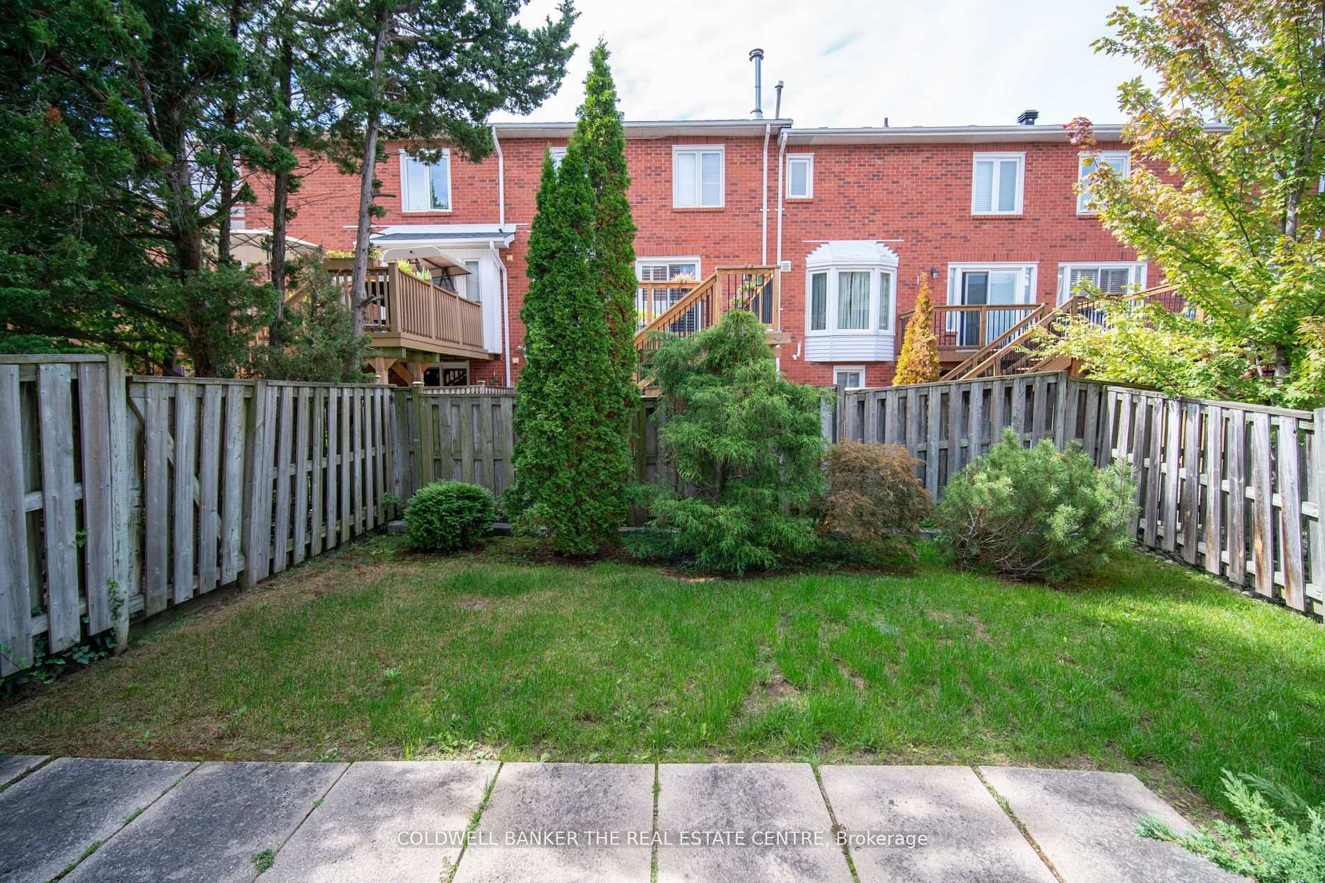 Photo 22 of 59 Brownstone Circle, Vaughan, Crestwood-Springfarm-Yorkhill — HOMEH