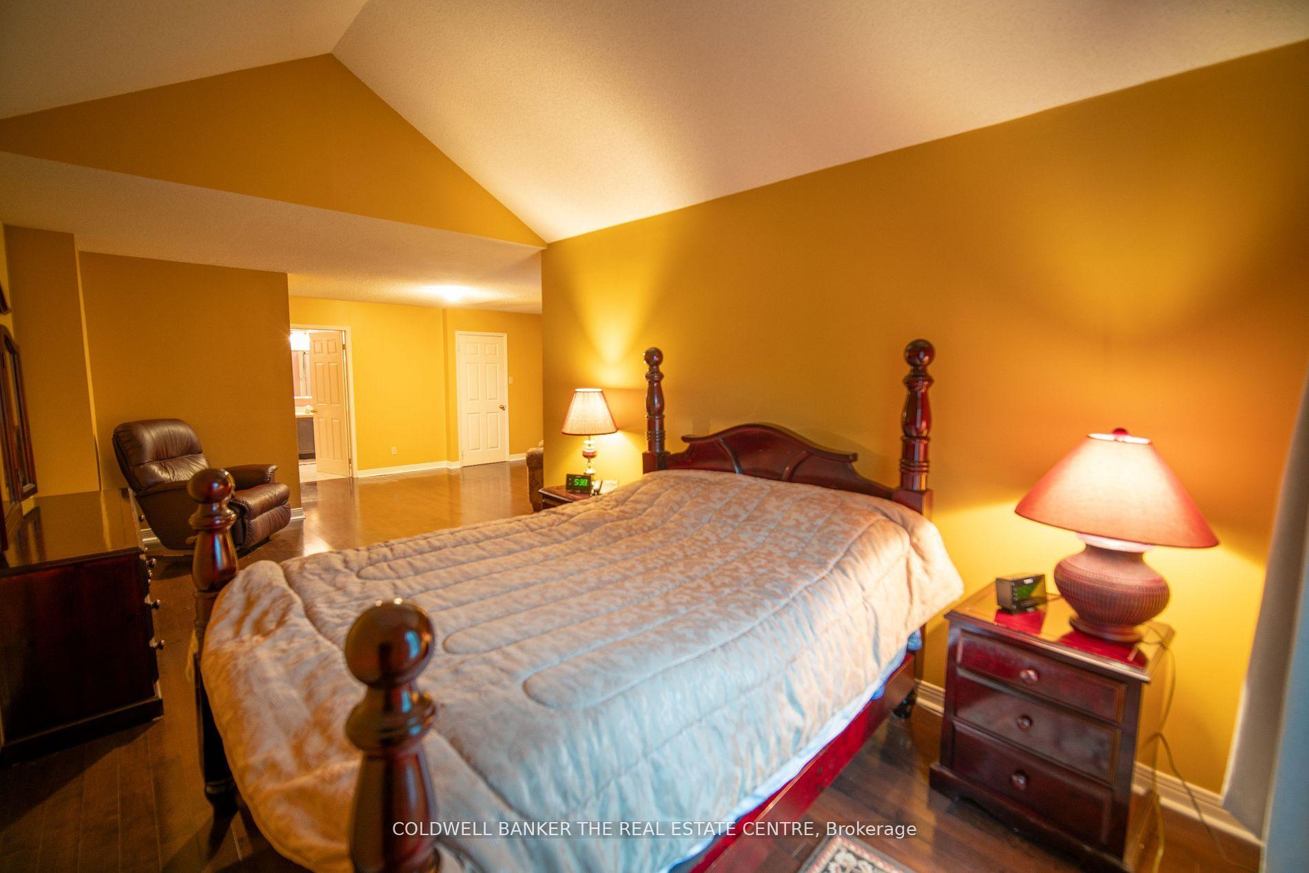 Photo 27 of 59 Brownstone Circle, Vaughan, Crestwood-Springfarm-Yorkhill — HOMEH