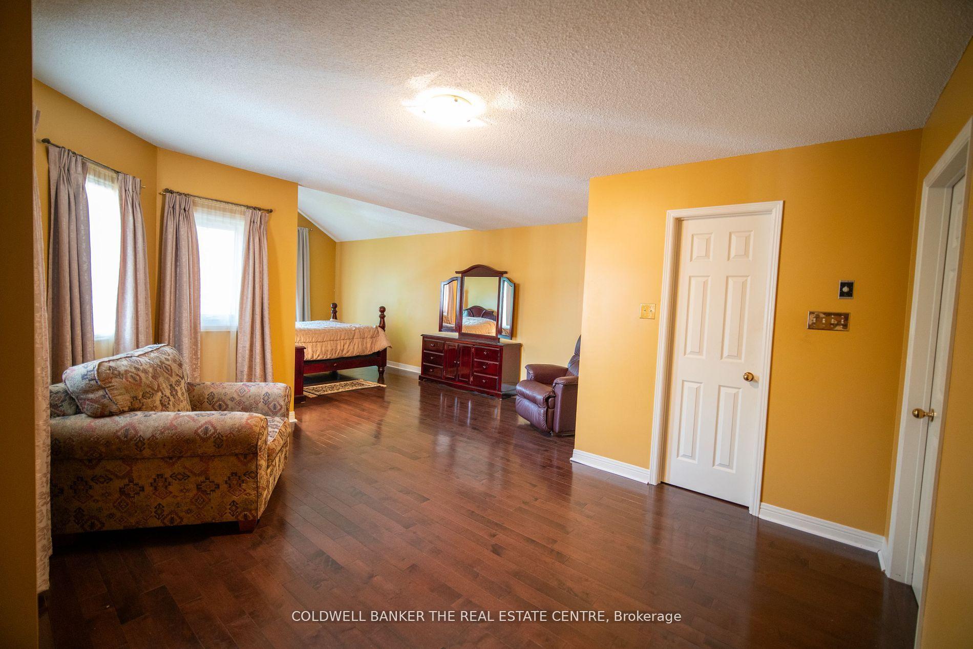 Photo 28 of 59 Brownstone Circle, Vaughan, Crestwood-Springfarm-Yorkhill — HOMEH