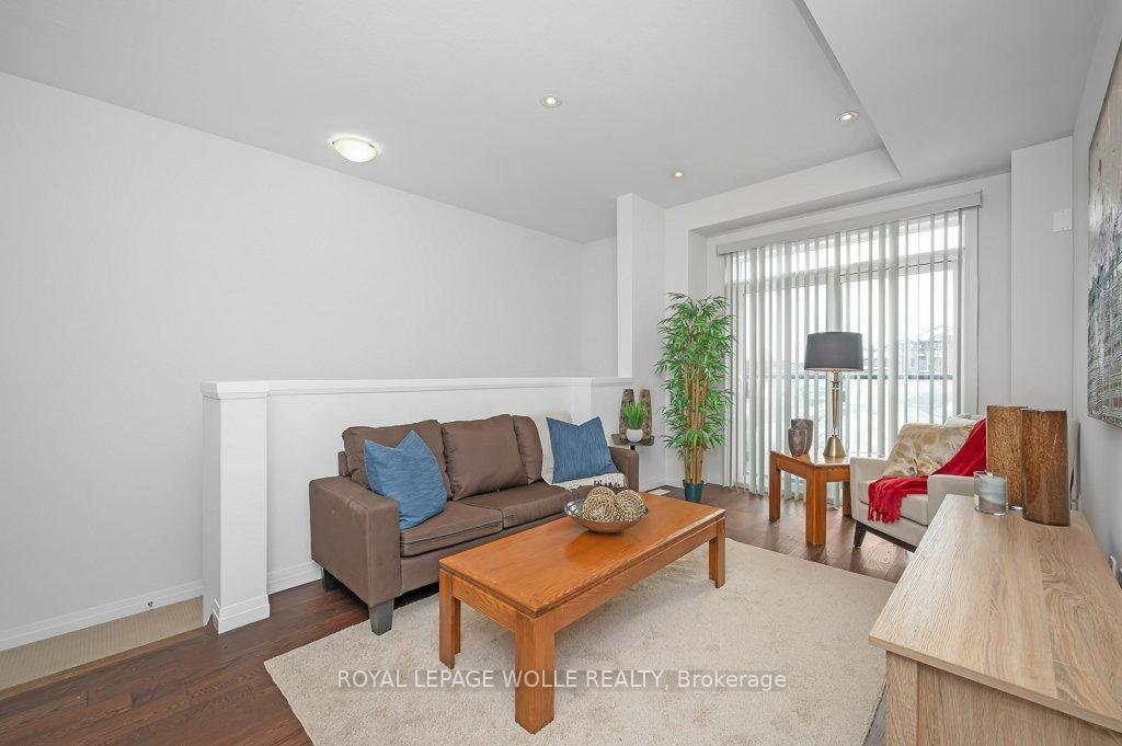 Photo 10 of Unit 240, 30 Times Square Boulevard, Hamilton, Stoney Creek — HOMEH