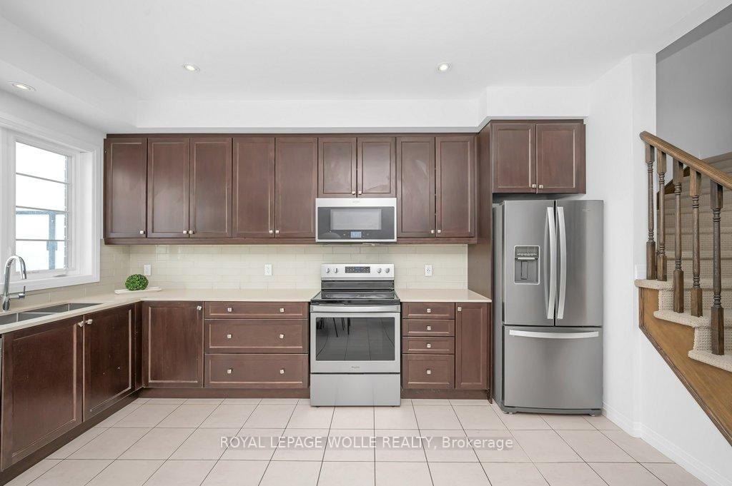 Photo 14 of Unit 240, 30 Times Square Boulevard, Hamilton, Stoney Creek — HOMEH