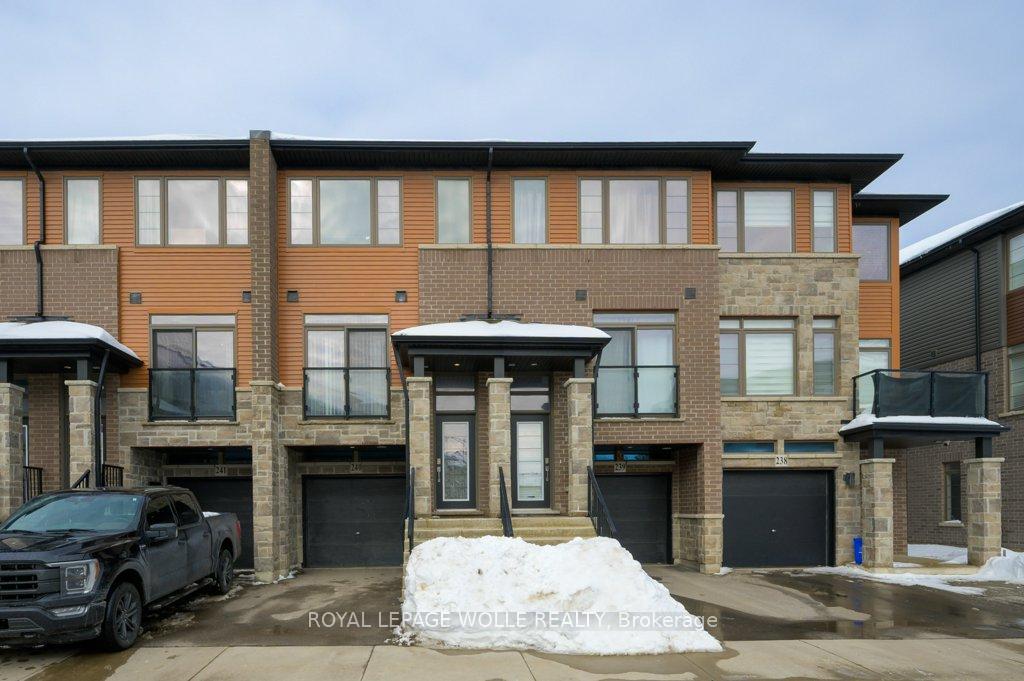 Photo 2 of Unit 240, 30 Times Square Boulevard, Hamilton, Stoney Creek — HOMEH