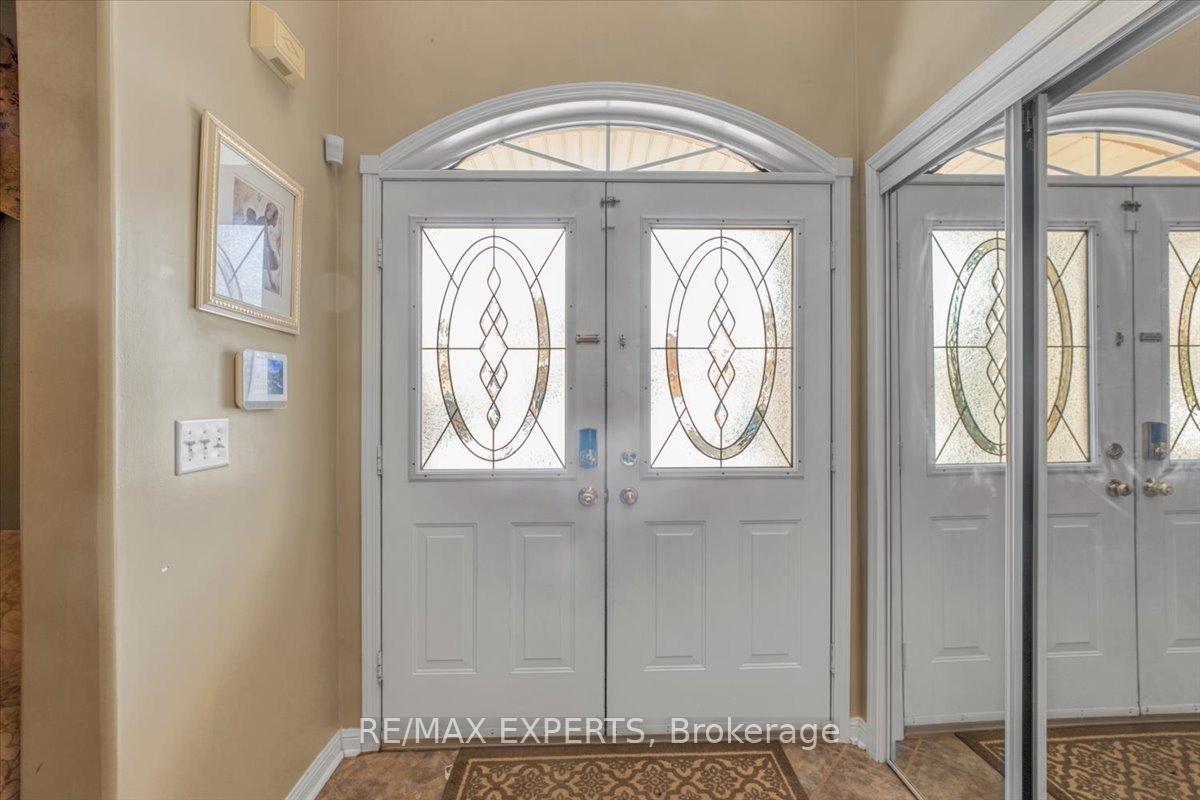 Photo 2 of 11 Linstock Drive, Brampton, Vales of Castlemore — HOMEH