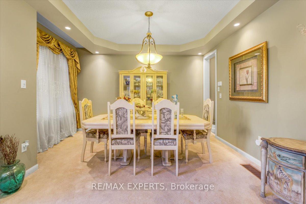 Photo 4 of 11 Linstock Drive, Brampton, Vales of Castlemore — HOMEH
