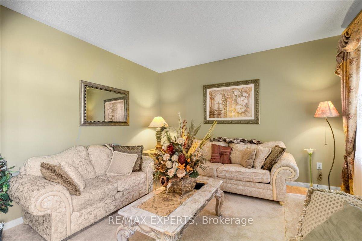 Photo 5 of 11 Linstock Drive, Brampton, Vales of Castlemore — HOMEH