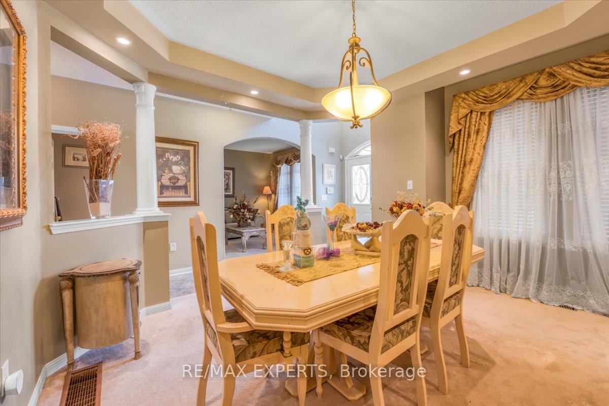 Photo 8 of 11 Linstock Drive, Brampton, Vales of Castlemore — HOMEH