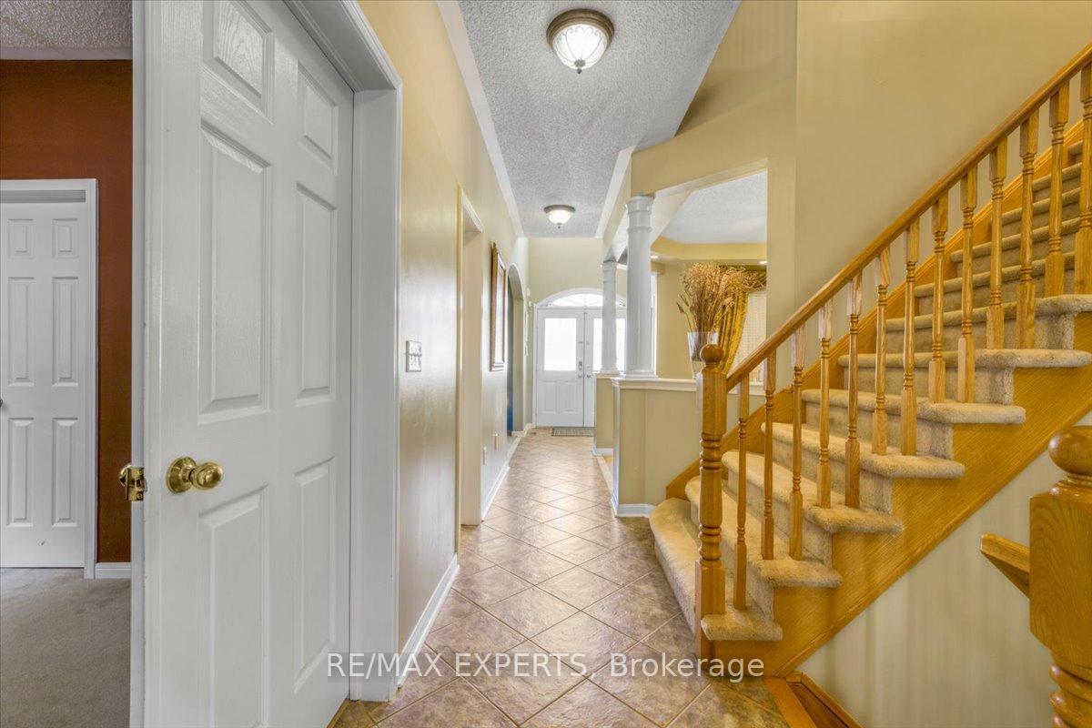 Photo 11 of 11 Linstock Drive, Brampton, Vales of Castlemore — HOMEH