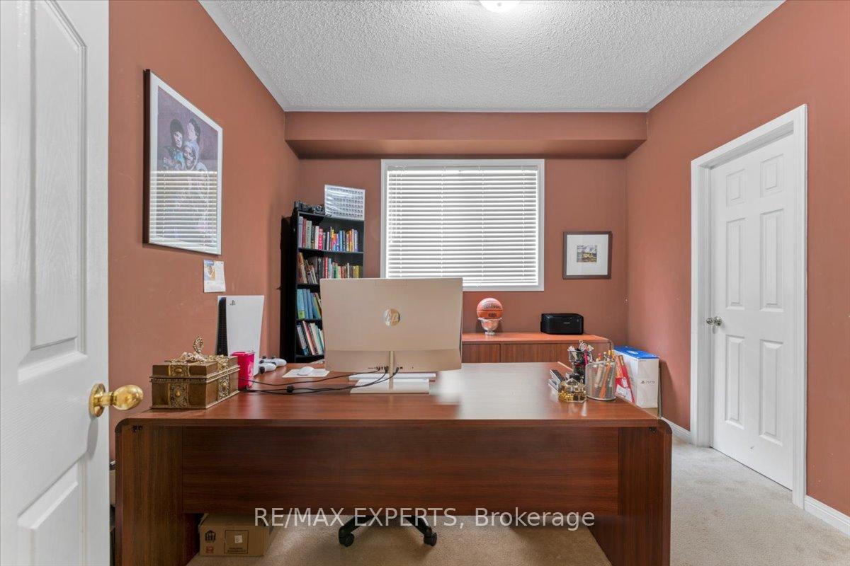Photo 12 of 11 Linstock Drive, Brampton, Vales of Castlemore — HOMEH