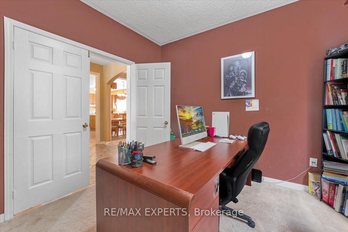 Photo 13 of 11 Linstock Drive, Brampton, Vales of Castlemore — HOMEH