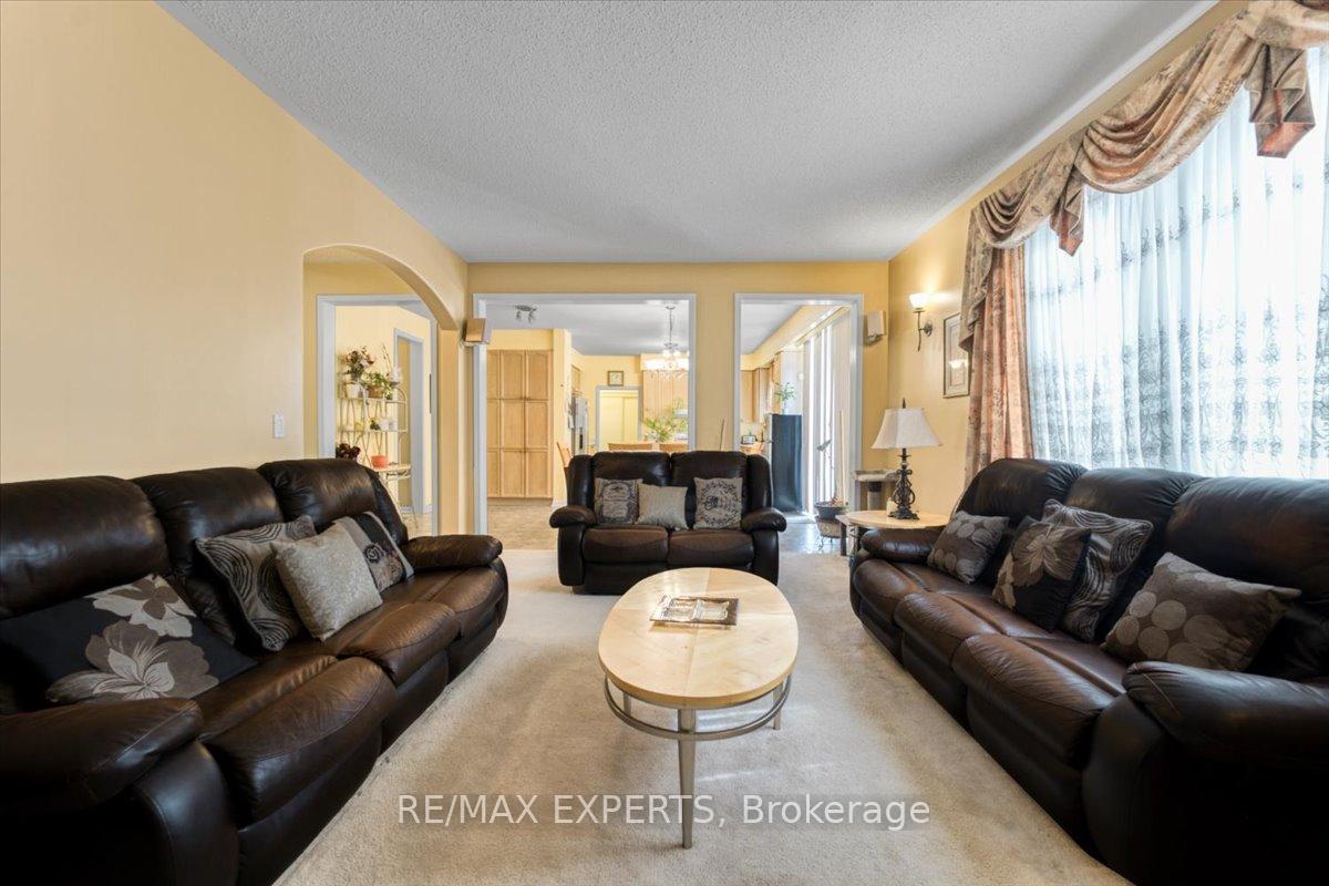 Photo 15 of 11 Linstock Drive, Brampton, Vales of Castlemore — HOMEH