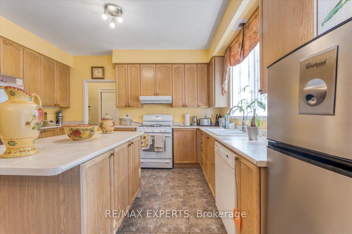 Photo 23 of 11 Linstock Drive, Brampton, Vales of Castlemore — HOMEH