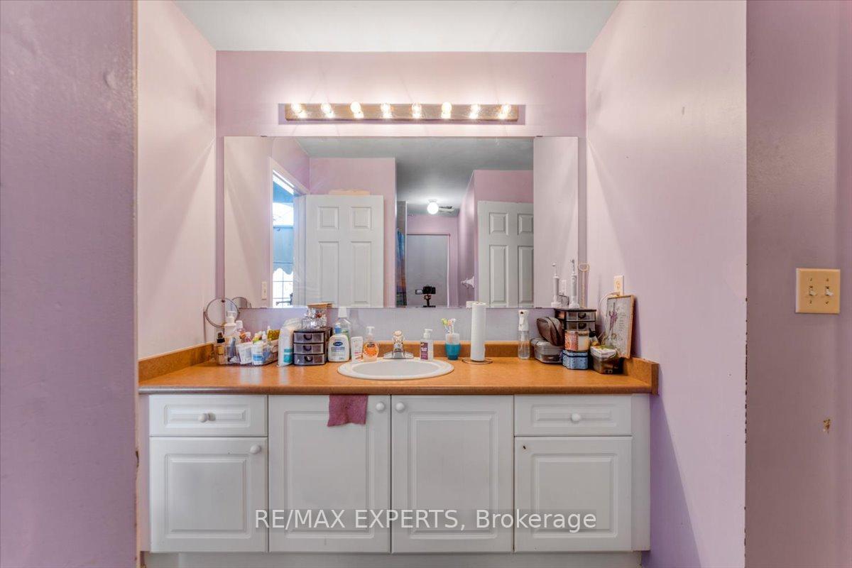 Photo 36 of 11 Linstock Drive, Brampton, Vales of Castlemore — HOMEH