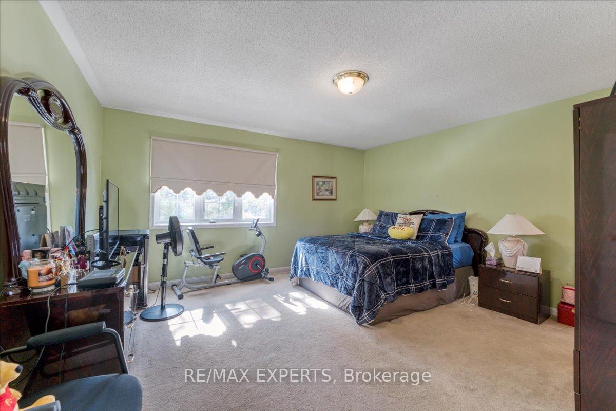 Photo 39 of 11 Linstock Drive, Brampton, Vales of Castlemore — HOMEH
