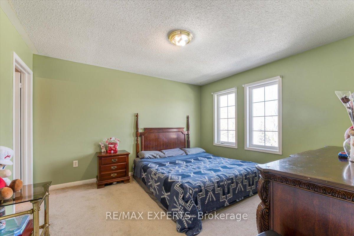 Photo 41 of 11 Linstock Drive, Brampton, Vales of Castlemore — HOMEH