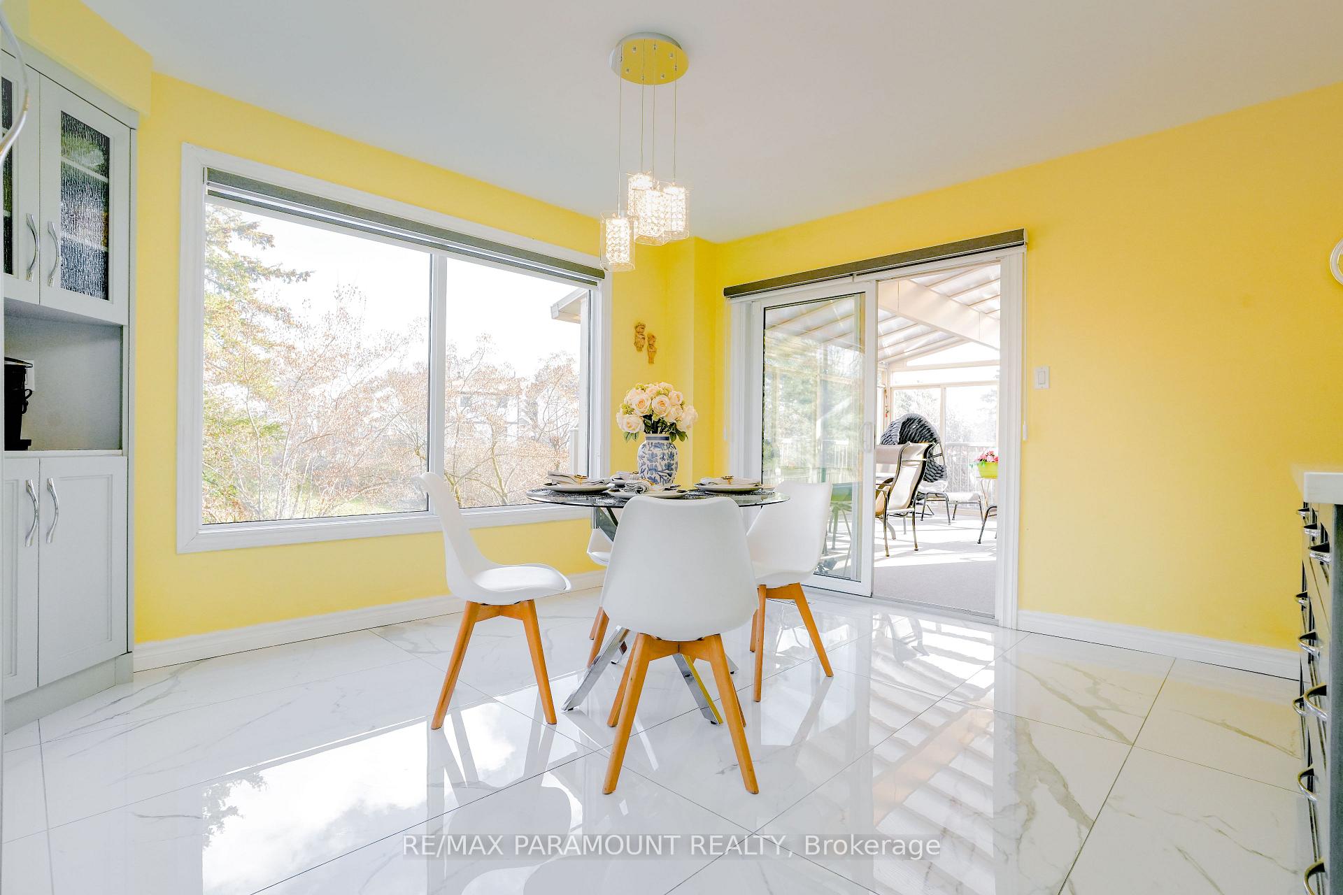 Photo 15 of 70 Dawnridge Trail, Brampton, Heart Lake West — HOMEH