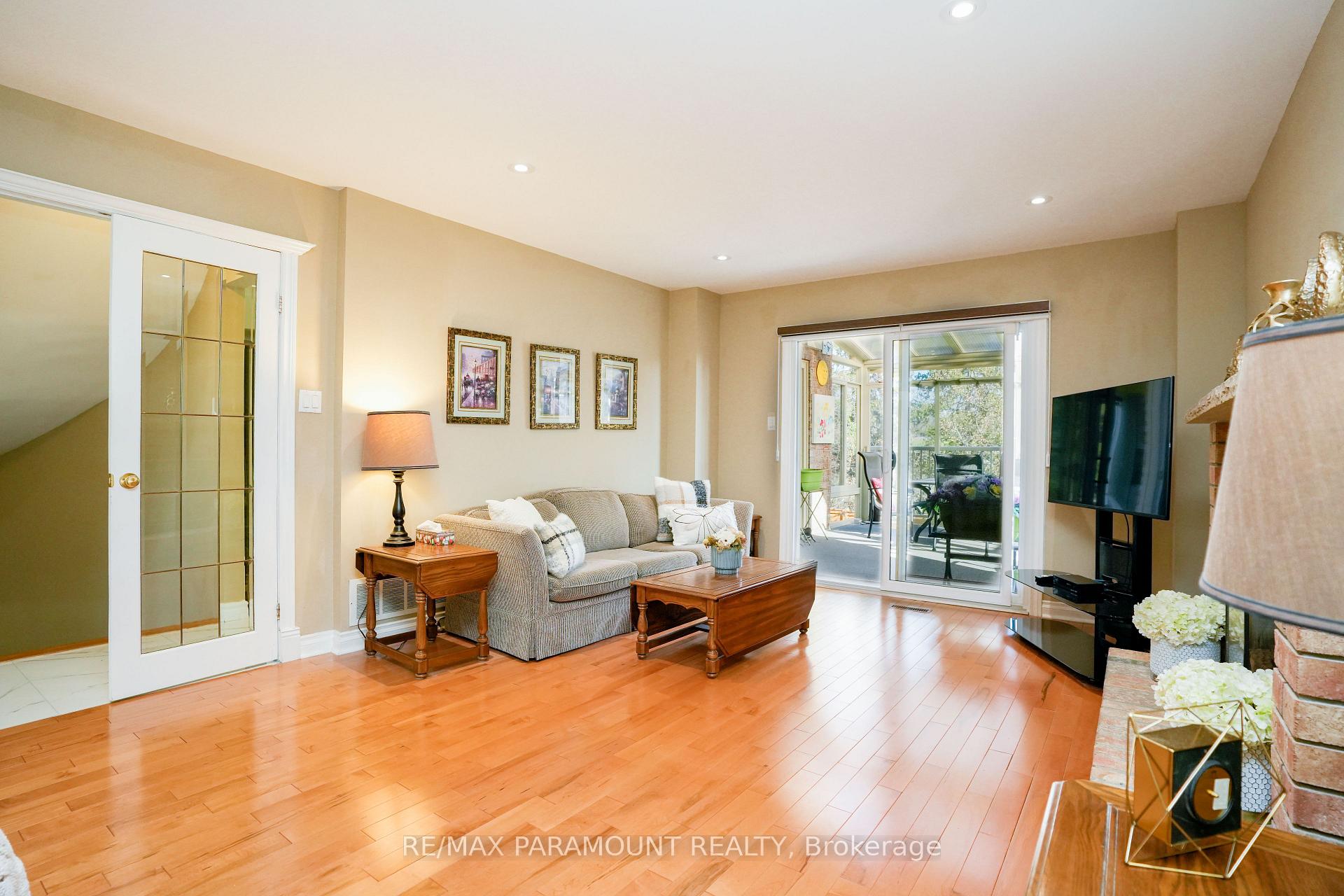 Photo 17 of 70 Dawnridge Trail, Brampton, Heart Lake West — HOMEH