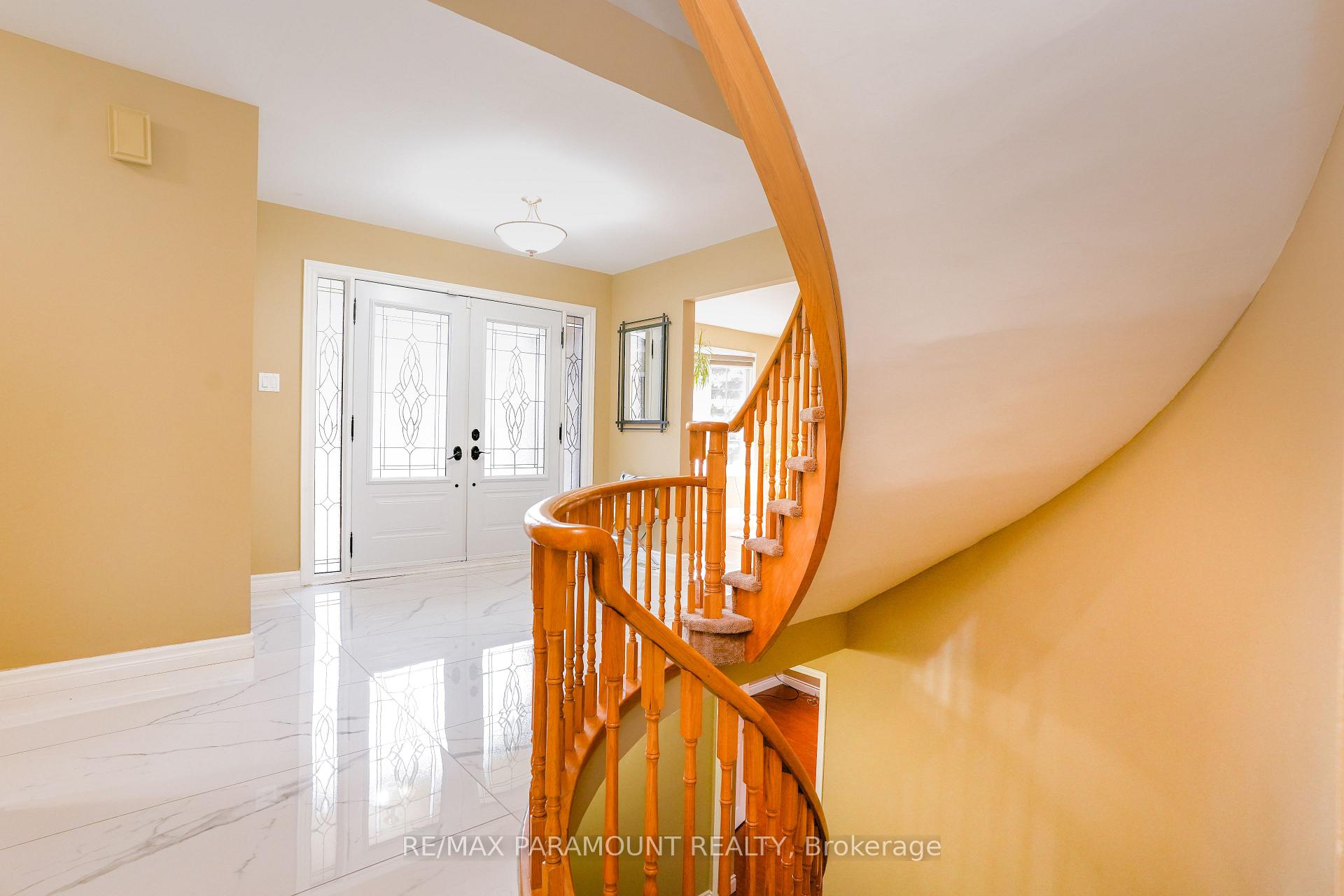 Photo 32 of 70 Dawnridge Trail, Brampton, Heart Lake West — HOMEH