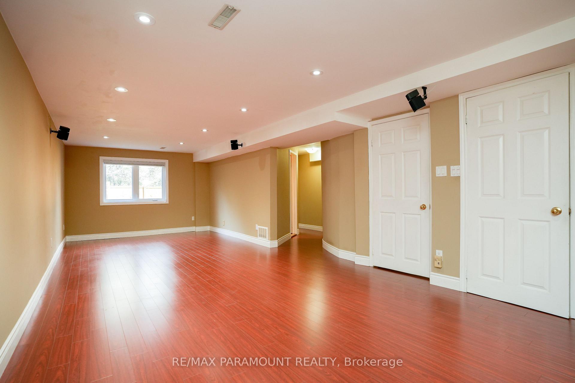 Photo 33 of 70 Dawnridge Trail, Brampton, Heart Lake West — HOMEH
