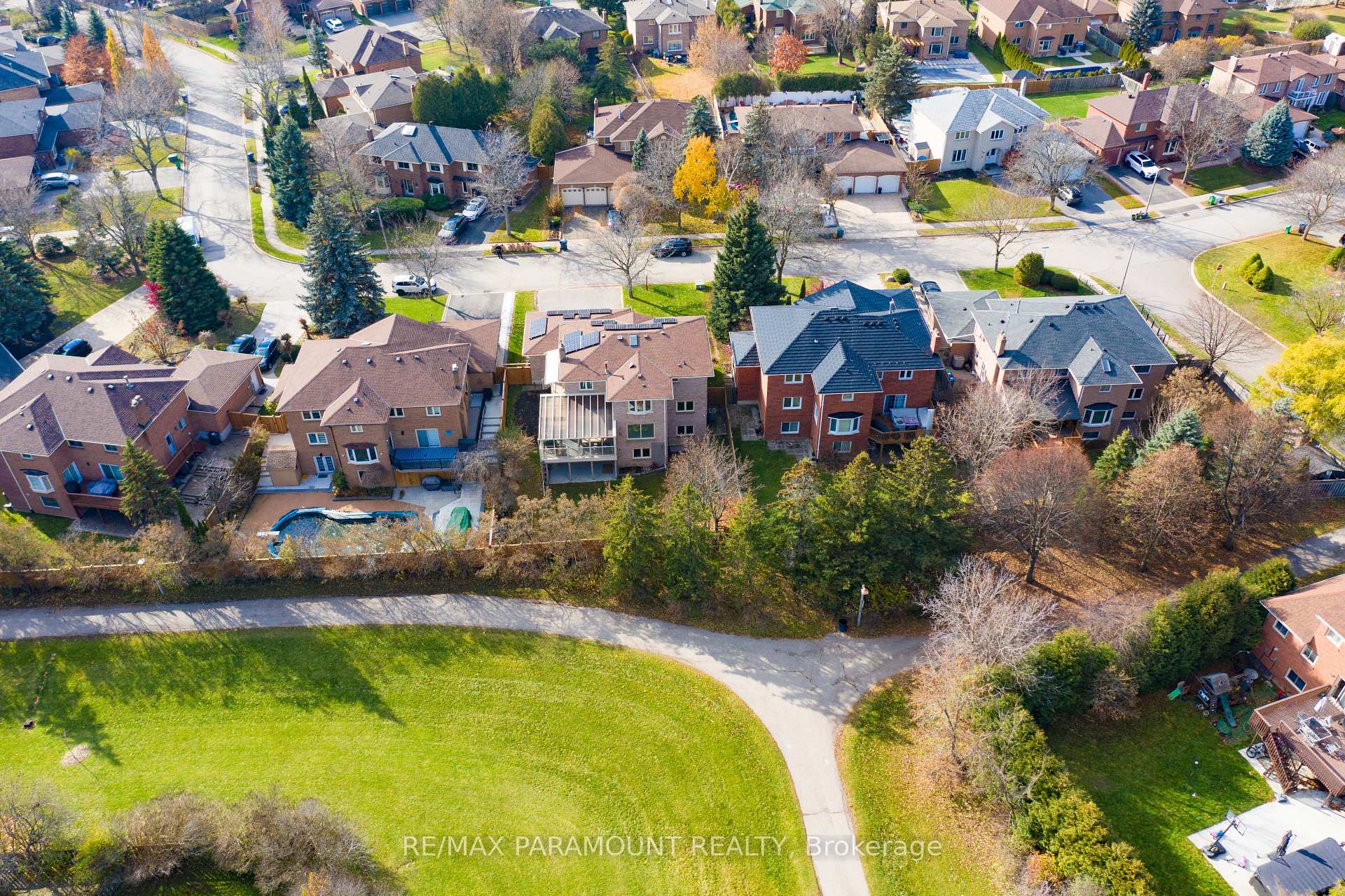 Photo 48 of 70 Dawnridge Trail, Brampton, Heart Lake West — HOMEH
