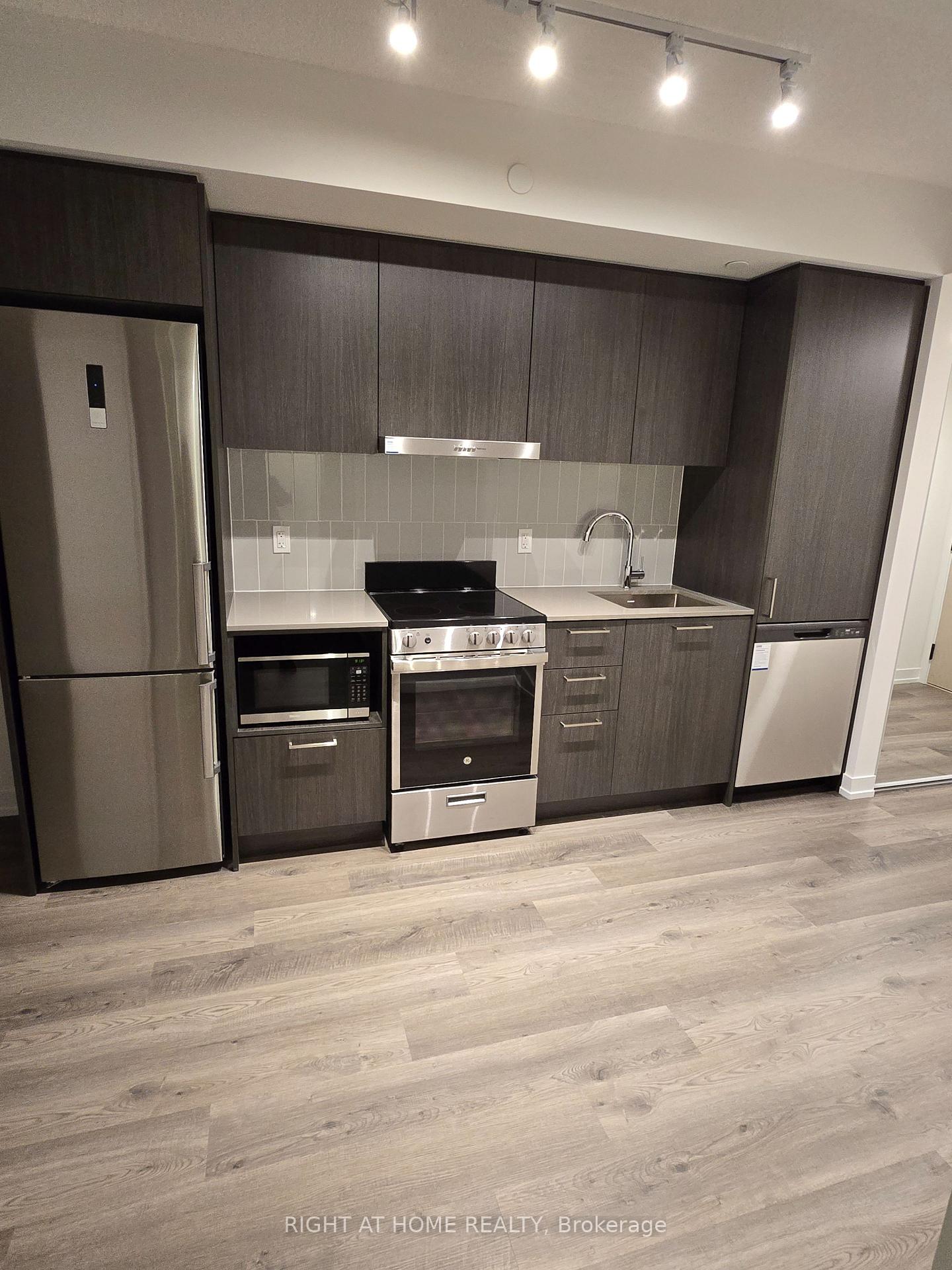 Photo 3 of Unit 3809, 195 Commerce Street, Vaughan, Vaughan Corporate Centre — HOMEH