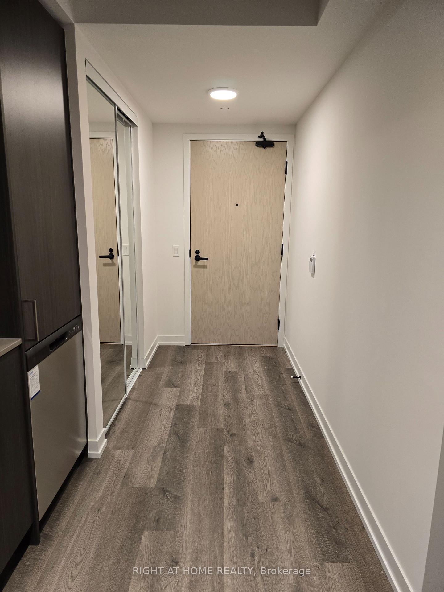 Photo 4 of Unit 3809, 195 Commerce Street, Vaughan, Vaughan Corporate Centre — HOMEH