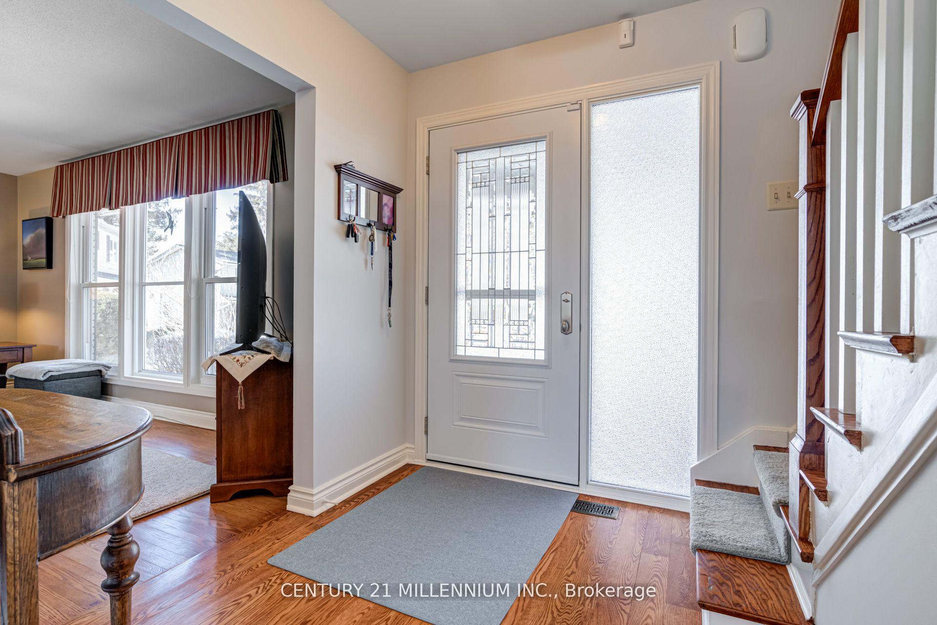 Photo 4 of 51 Alderway Avenue, Brampton, Brampton South — HOMEH
