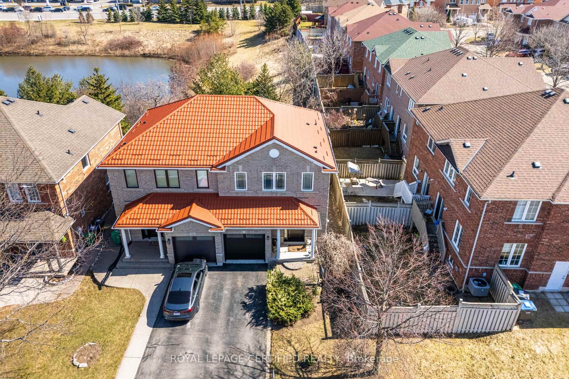 Photo 2 of 70 Rivermere Court, Brampton, Fletcher's Meadow — HOMEH