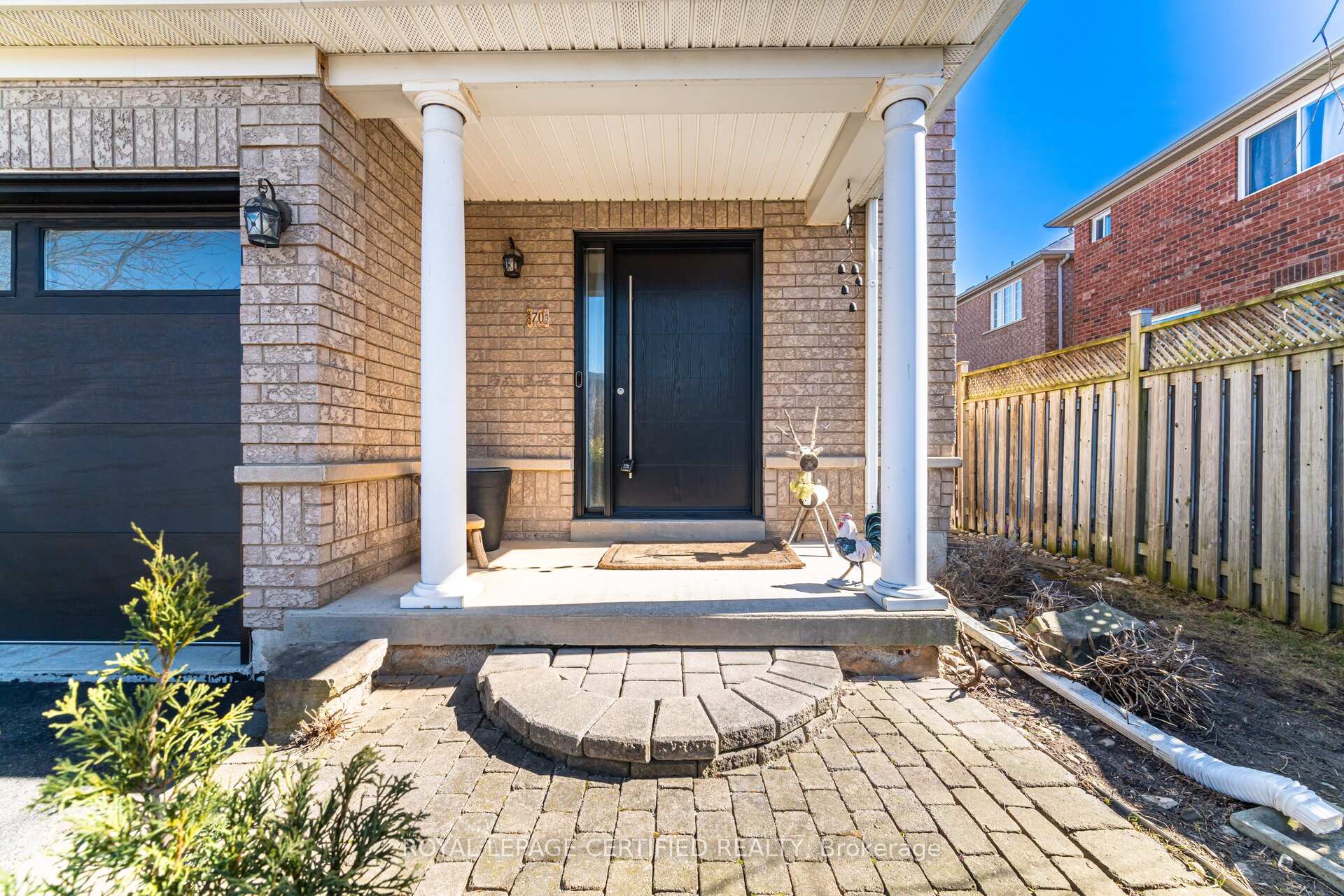 Photo 5 of 70 Rivermere Court, Brampton, Fletcher's Meadow — HOMEH