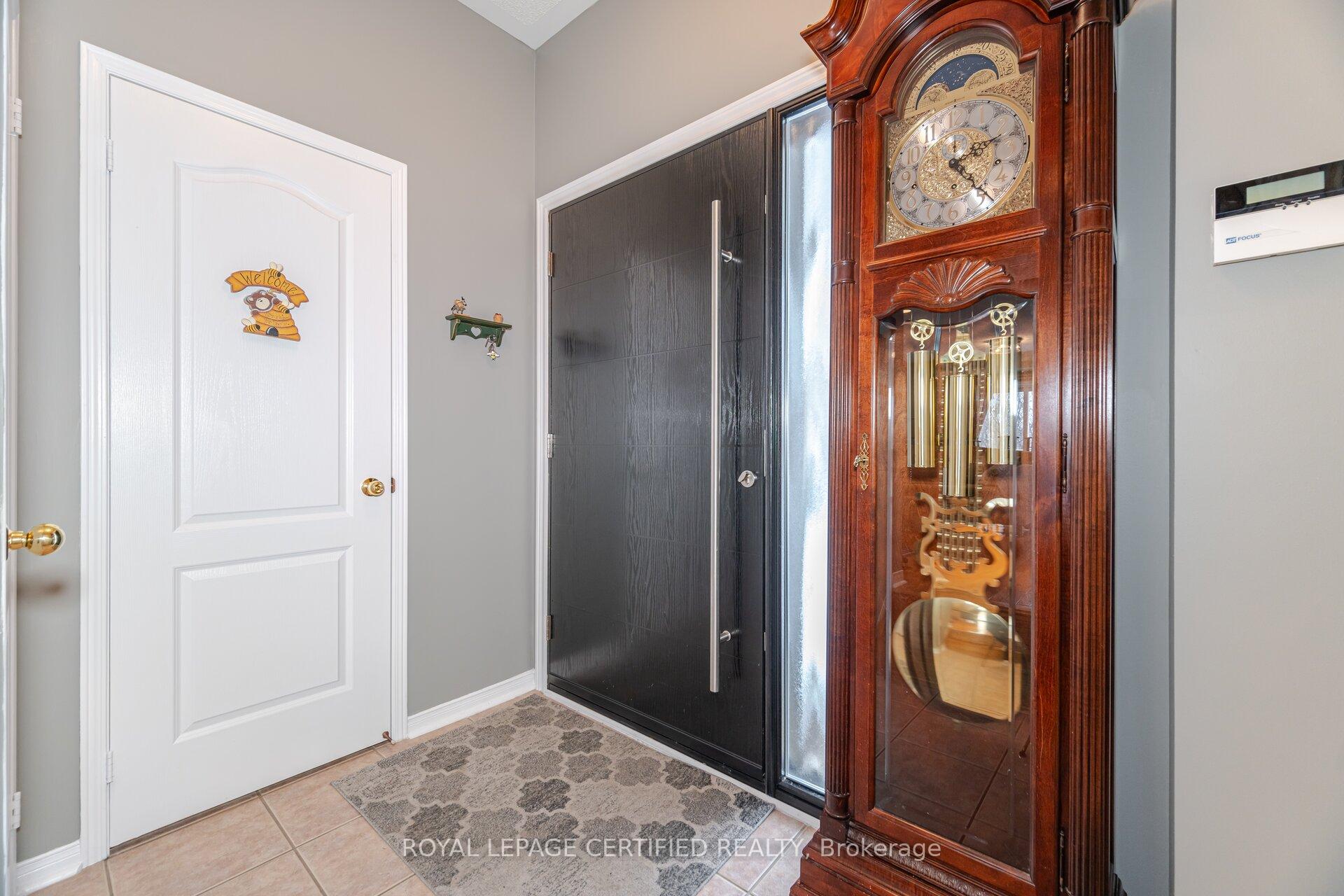 Photo 6 of 70 Rivermere Court, Brampton, Fletcher's Meadow — HOMEH