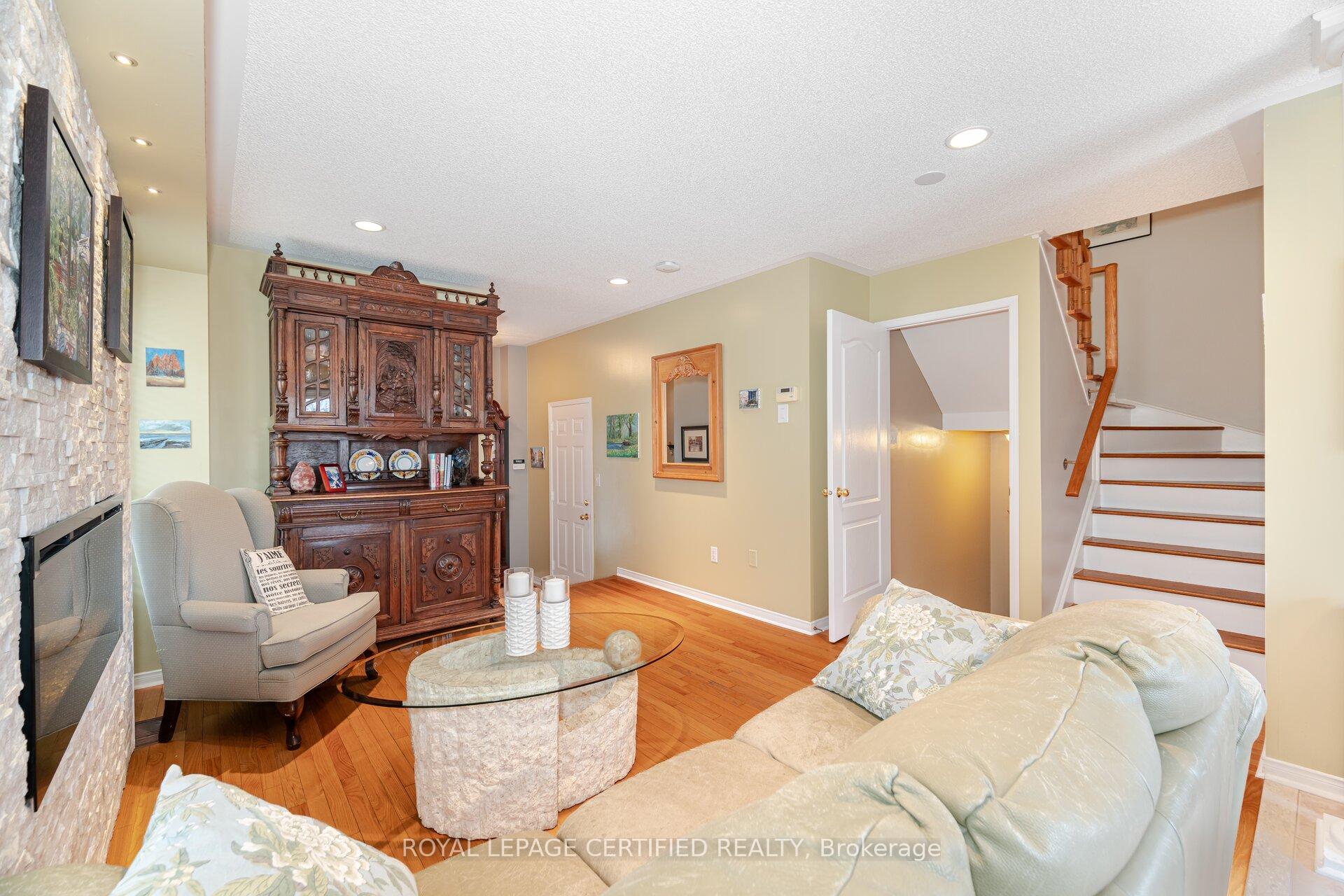 Photo 8 of 70 Rivermere Court, Brampton, Fletcher's Meadow — HOMEH