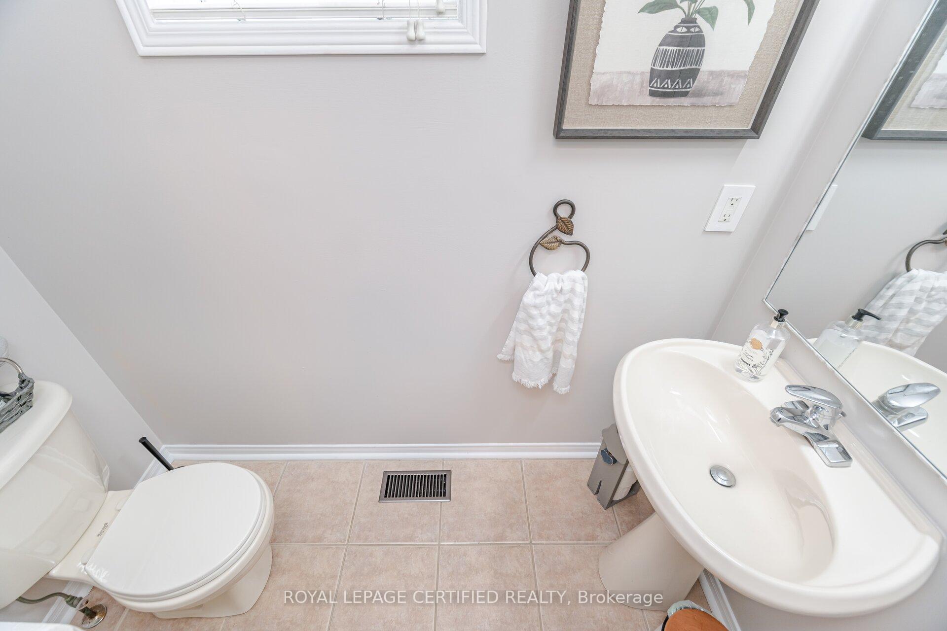 Photo 14 of 70 Rivermere Court, Brampton, Fletcher's Meadow — HOMEH