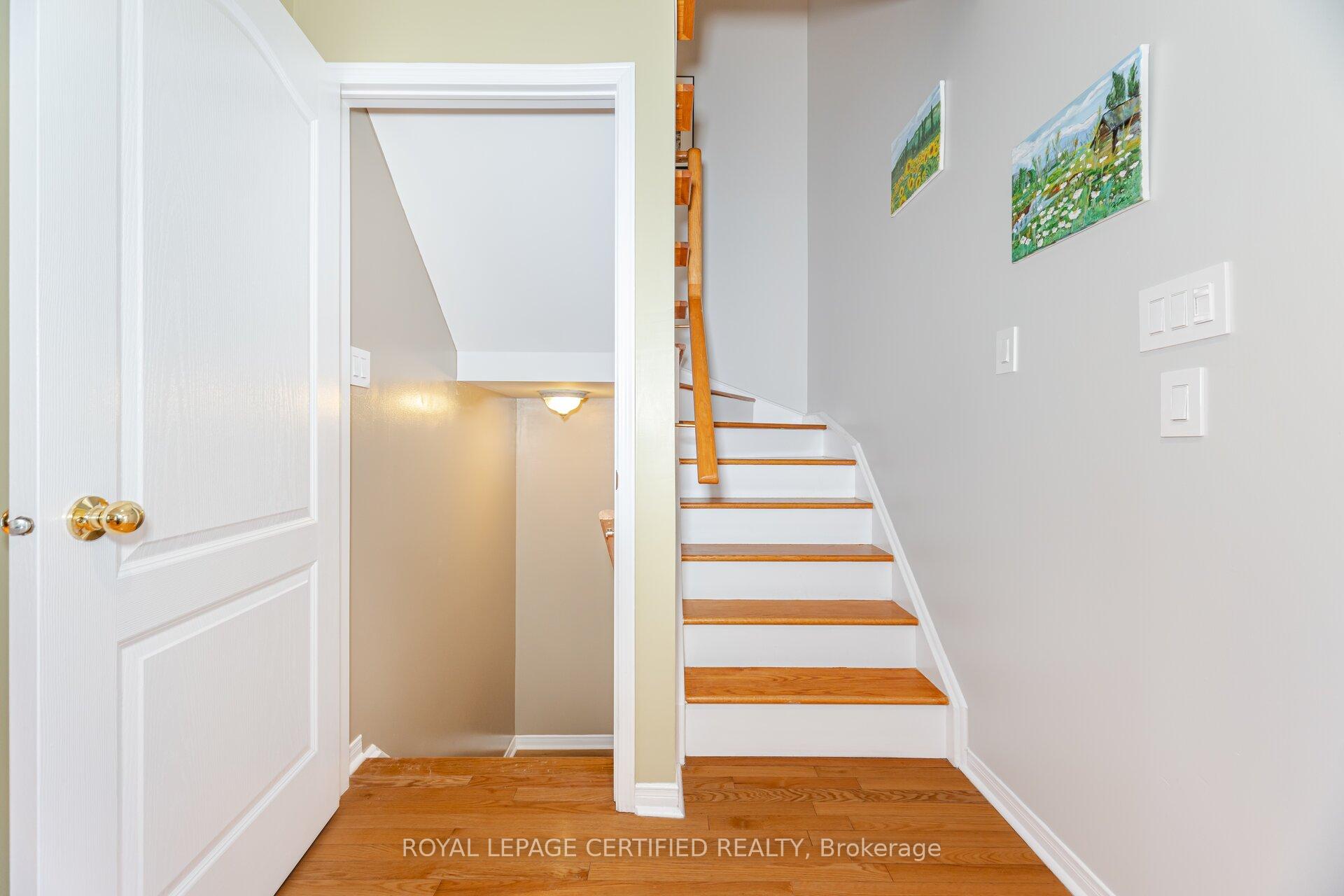 Photo 15 of 70 Rivermere Court, Brampton, Fletcher's Meadow — HOMEH