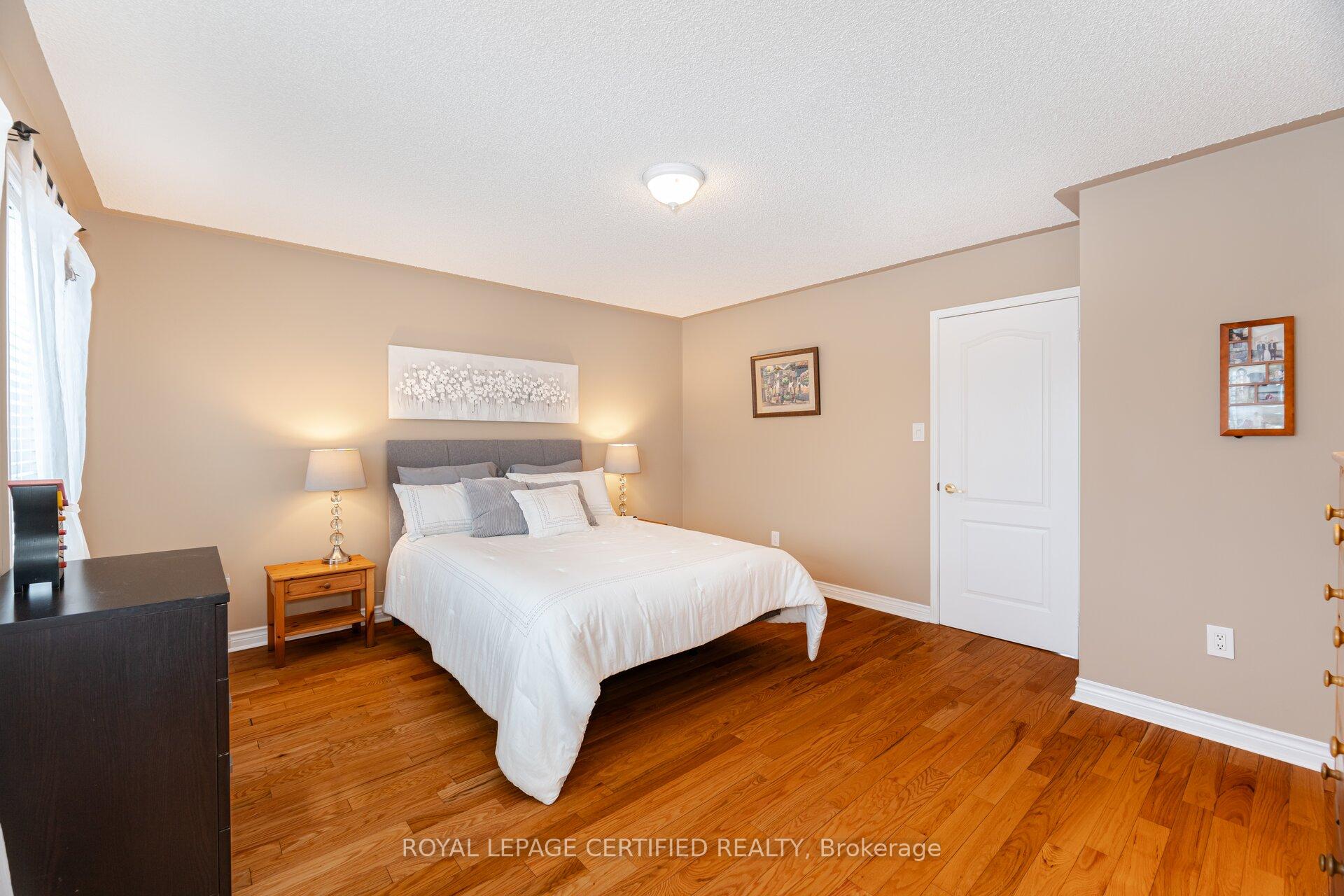 Photo 18 of 70 Rivermere Court, Brampton, Fletcher's Meadow — HOMEH