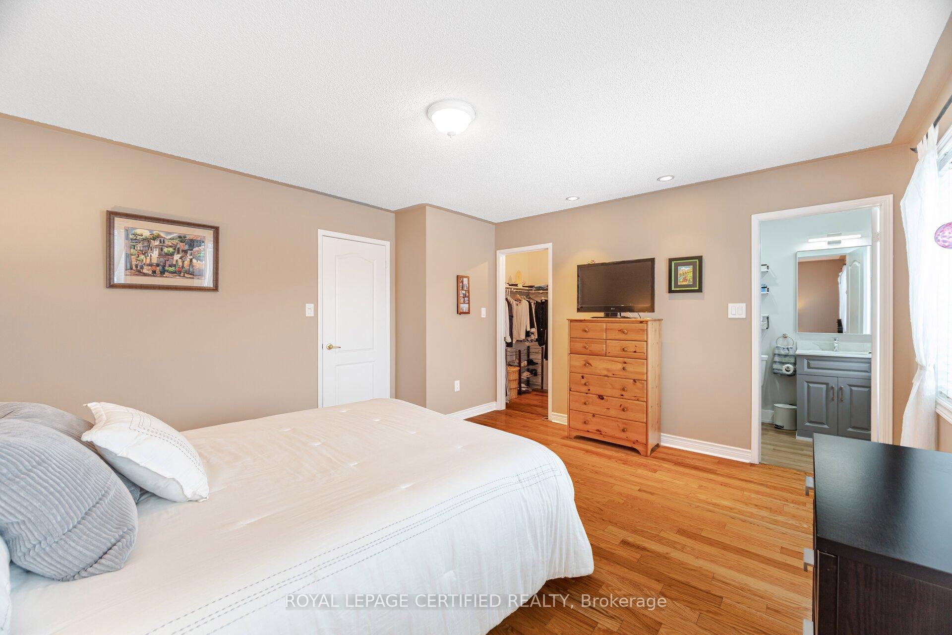 Photo 19 of 70 Rivermere Court, Brampton, Fletcher's Meadow — HOMEH