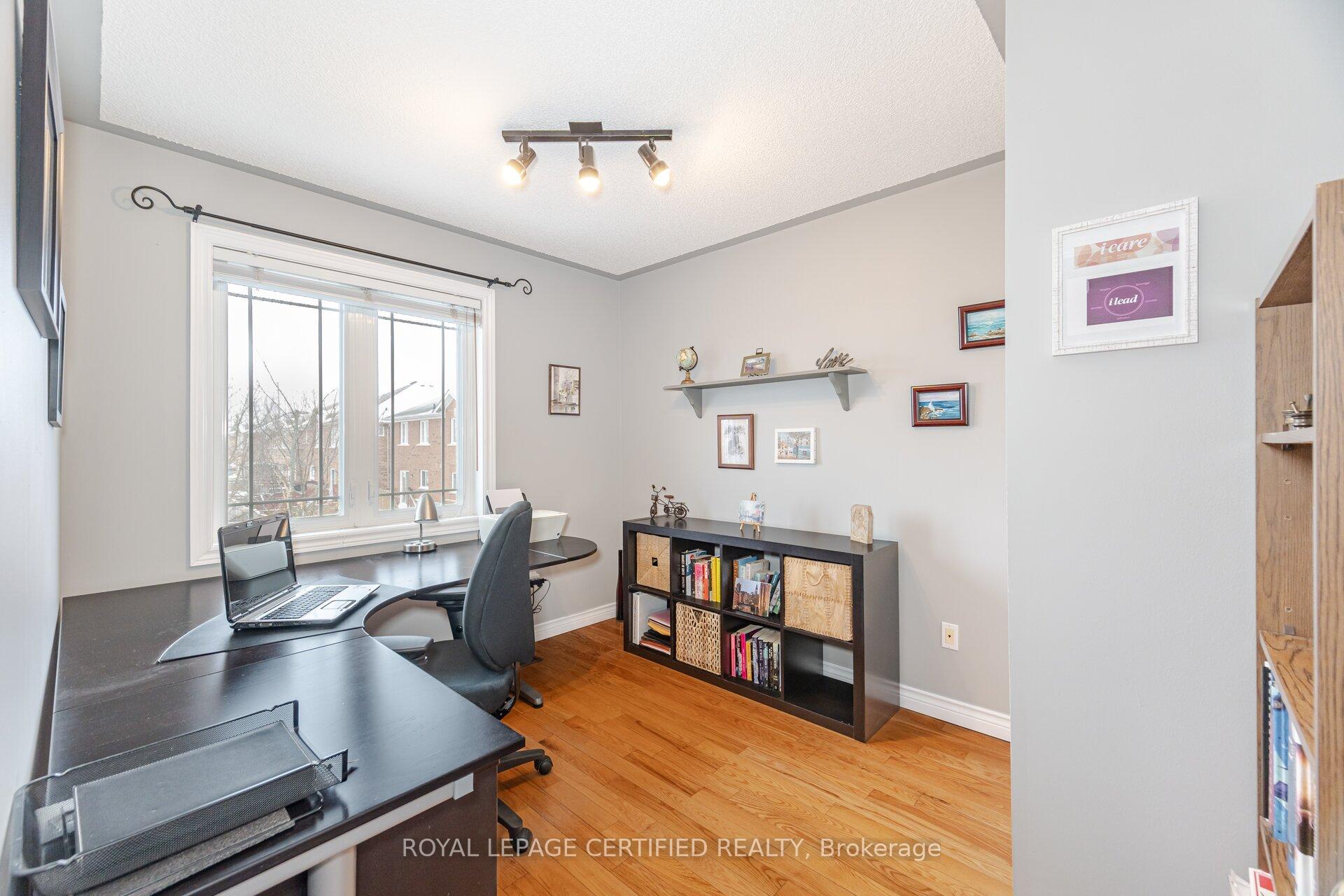 Photo 23 of 70 Rivermere Court, Brampton, Fletcher's Meadow — HOMEH