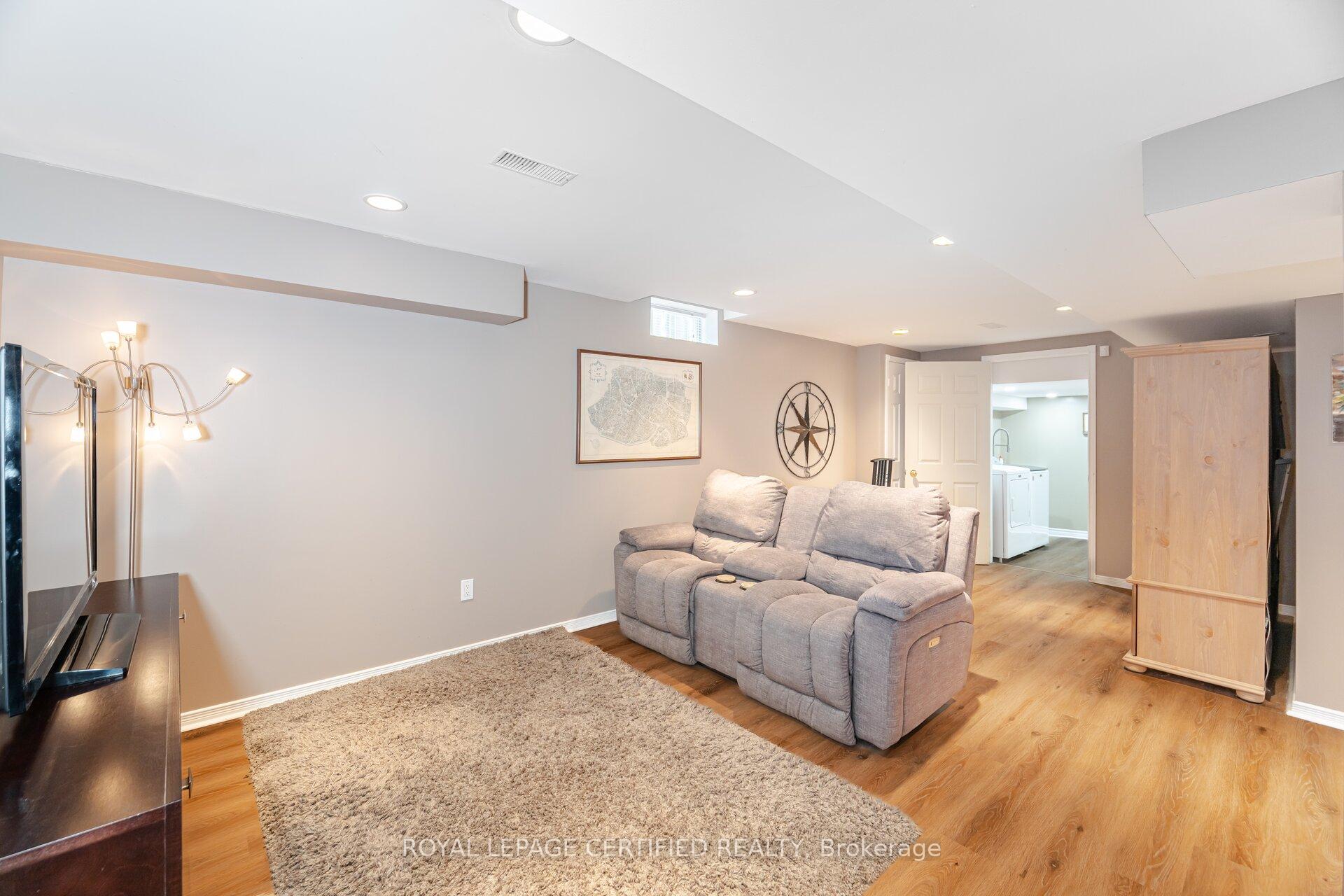 Photo 28 of 70 Rivermere Court, Brampton, Fletcher's Meadow — HOMEH