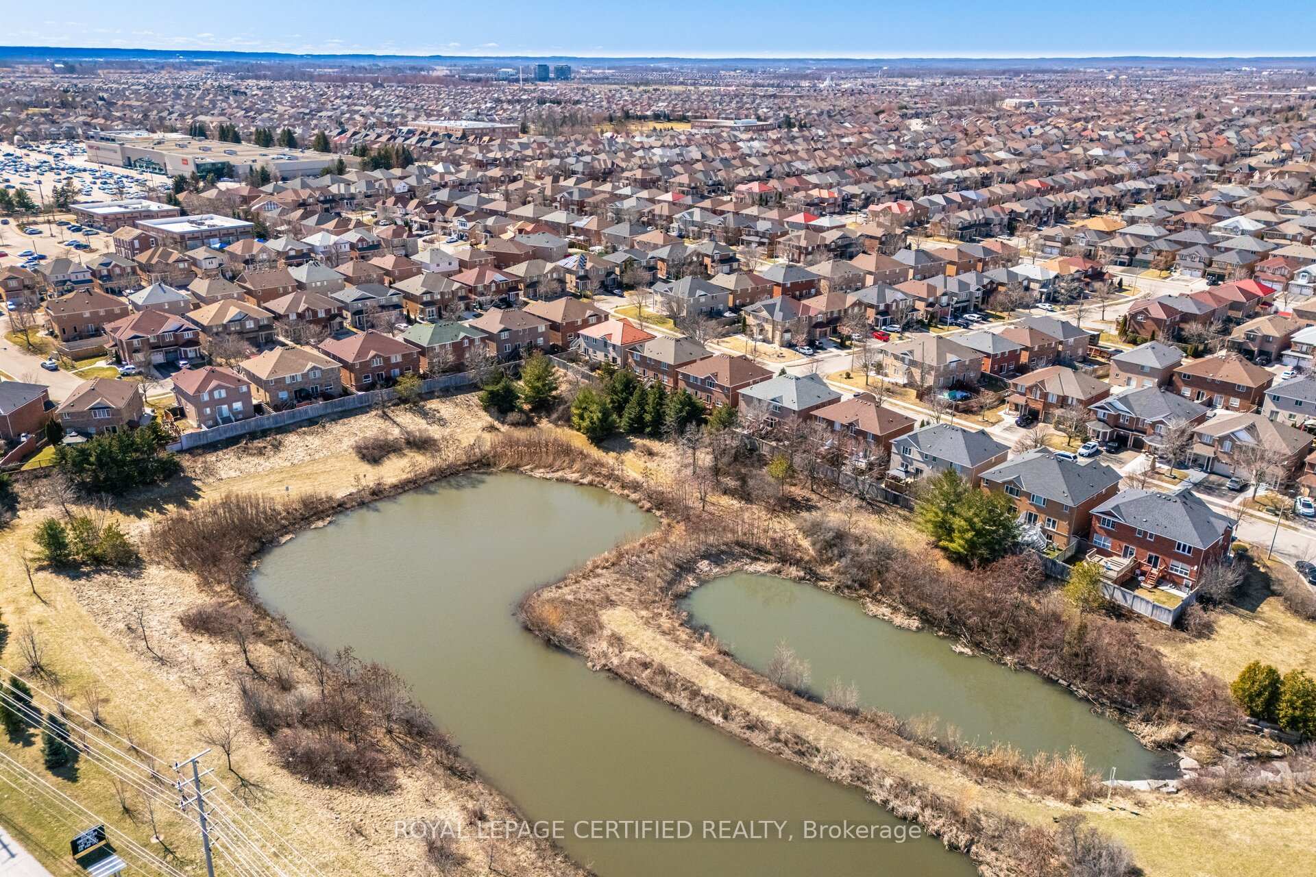 Photo 38 of 70 Rivermere Court, Brampton, Fletcher's Meadow — HOMEH