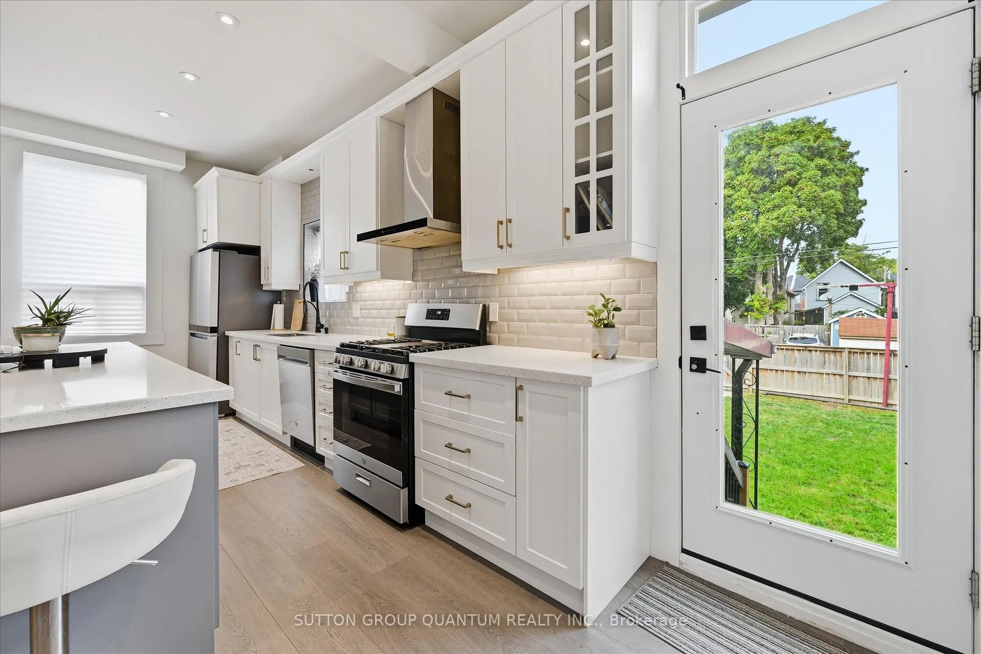 Photo 100 of 443 King William Street, Hamilton, Landsdale — HOMEH