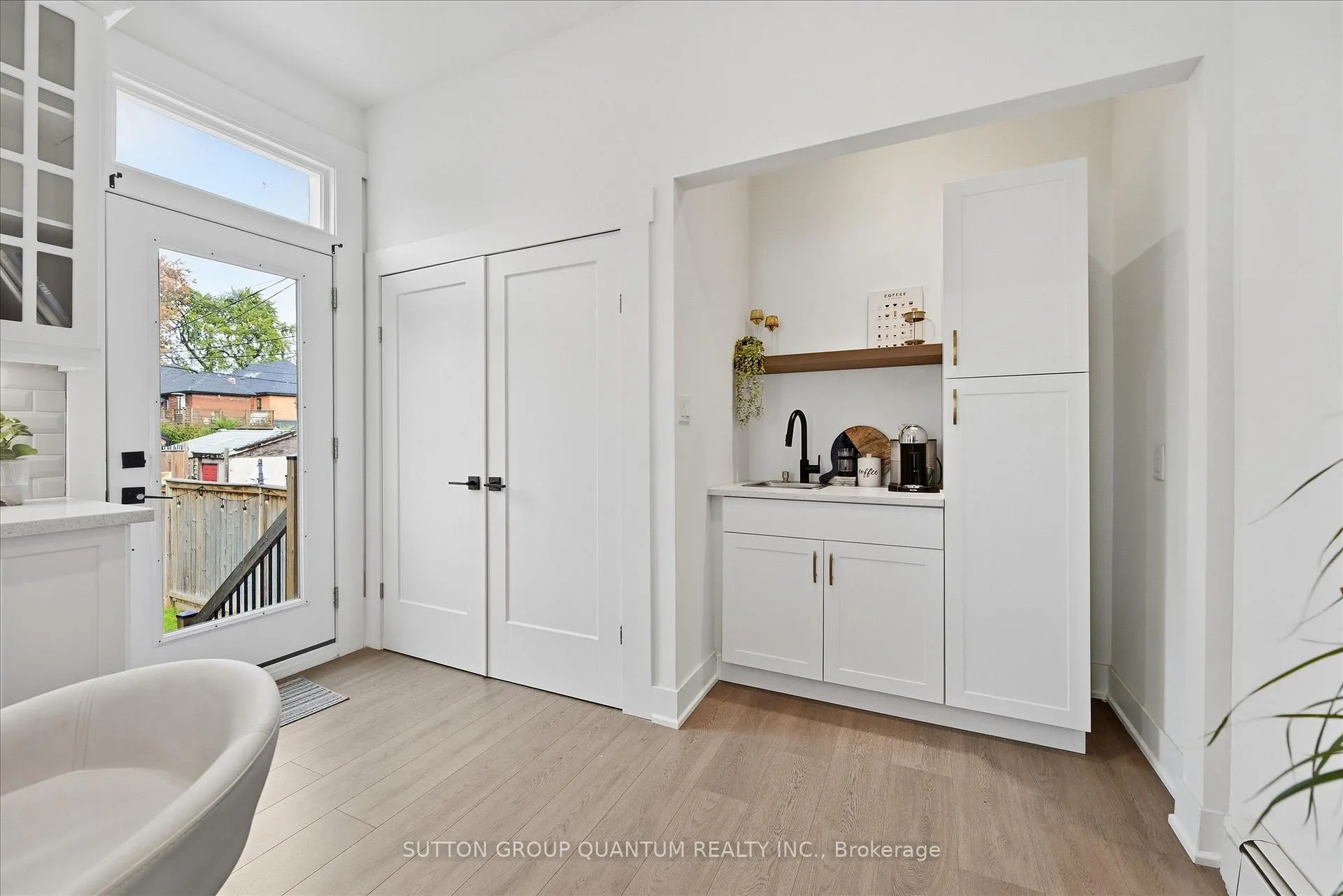 Photo 117 of 443 King William Street, Hamilton, Landsdale — HOMEH