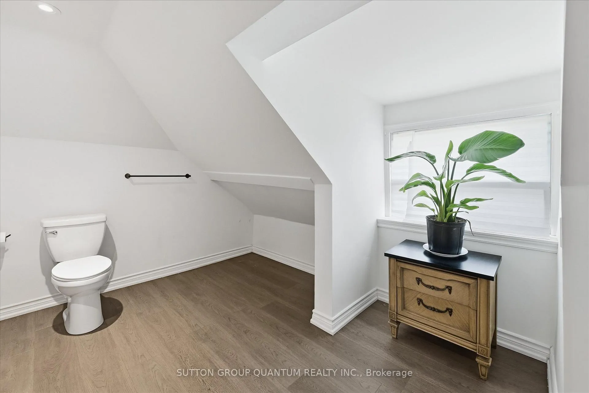 Photo 149 of 443 King William Street, Hamilton, Landsdale — HOMEH