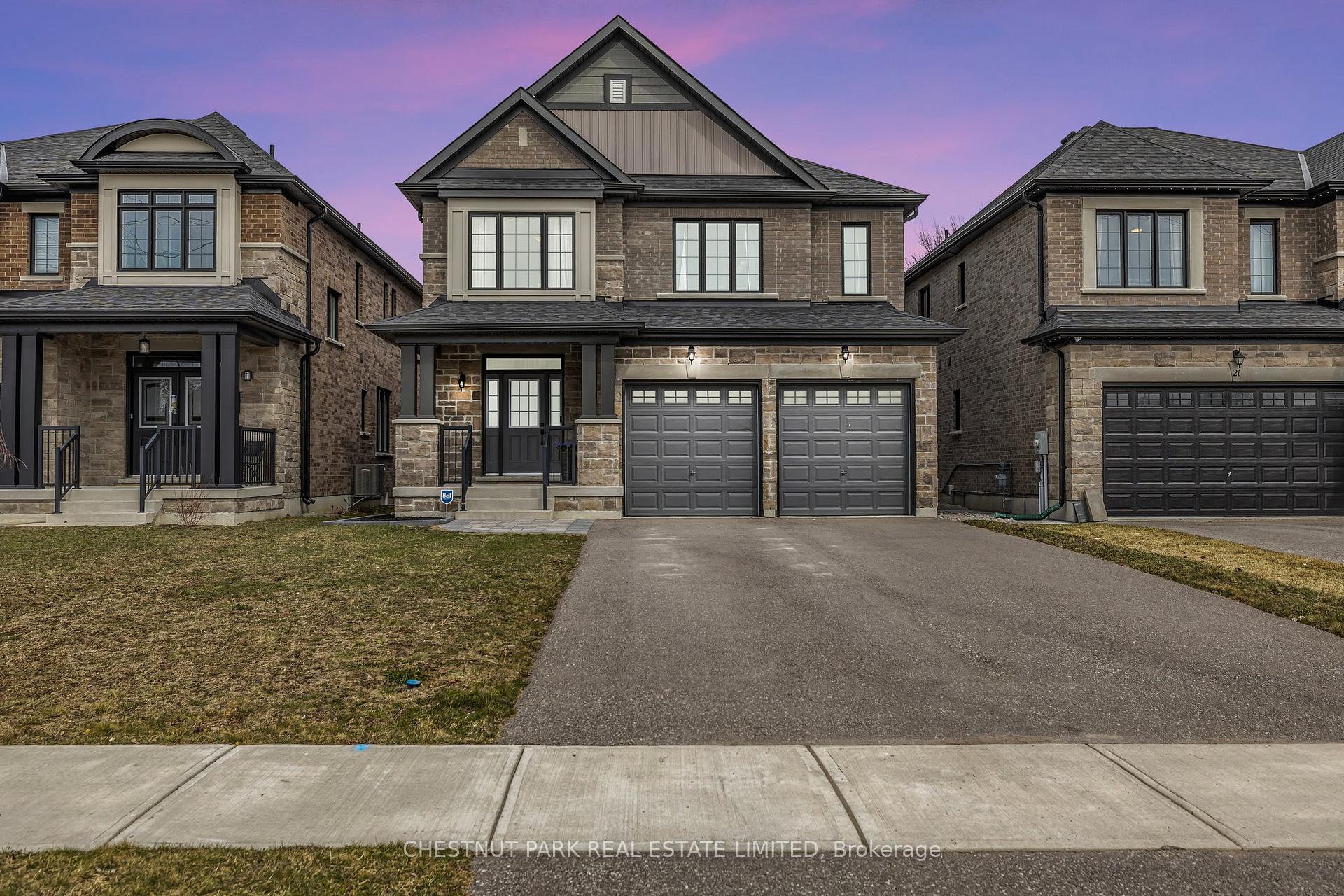 Photo 1 of 19 Low Boulevard, Uxbridge — HOMEH