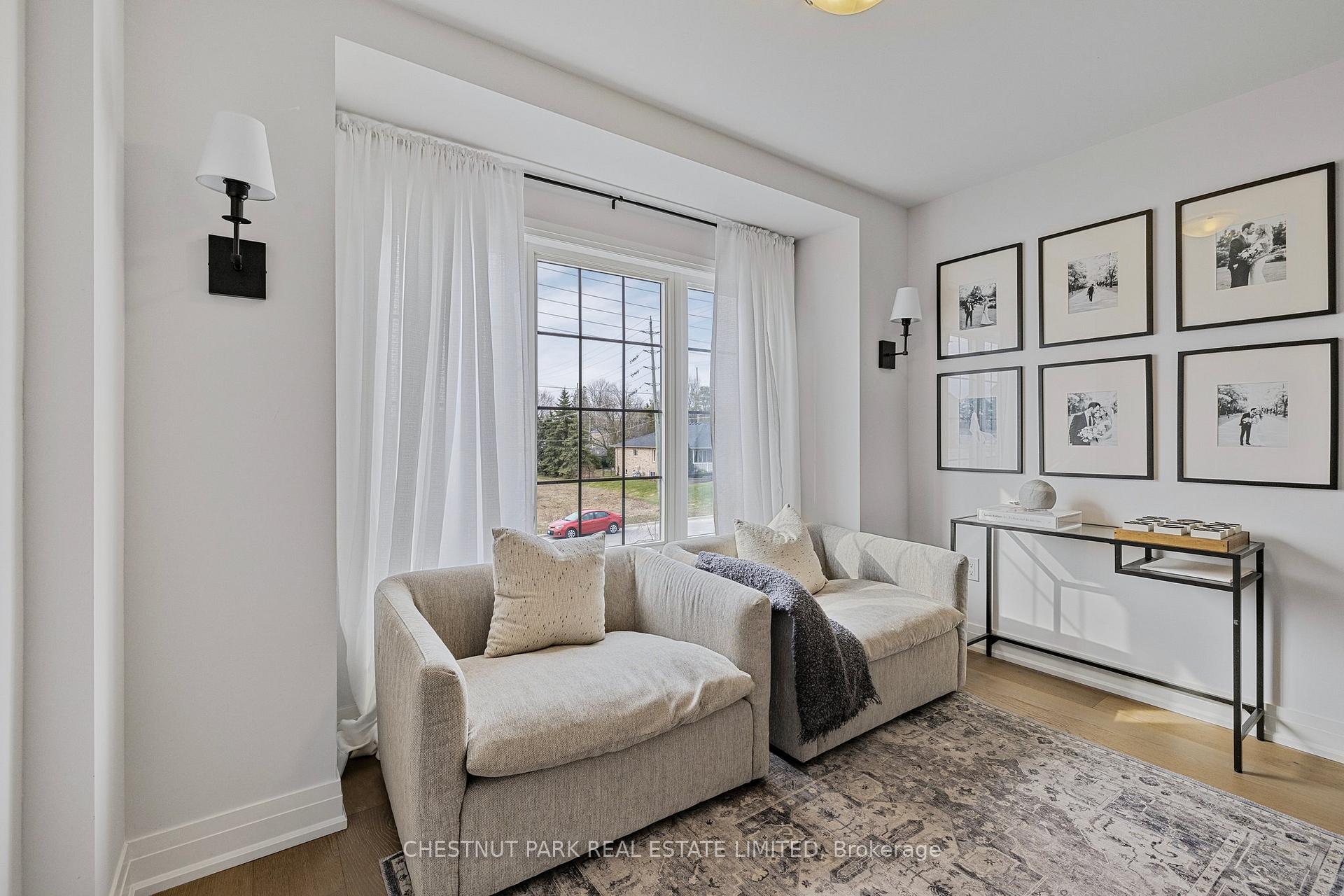 Photo 10 of 19 Low Boulevard, Uxbridge — HOMEH