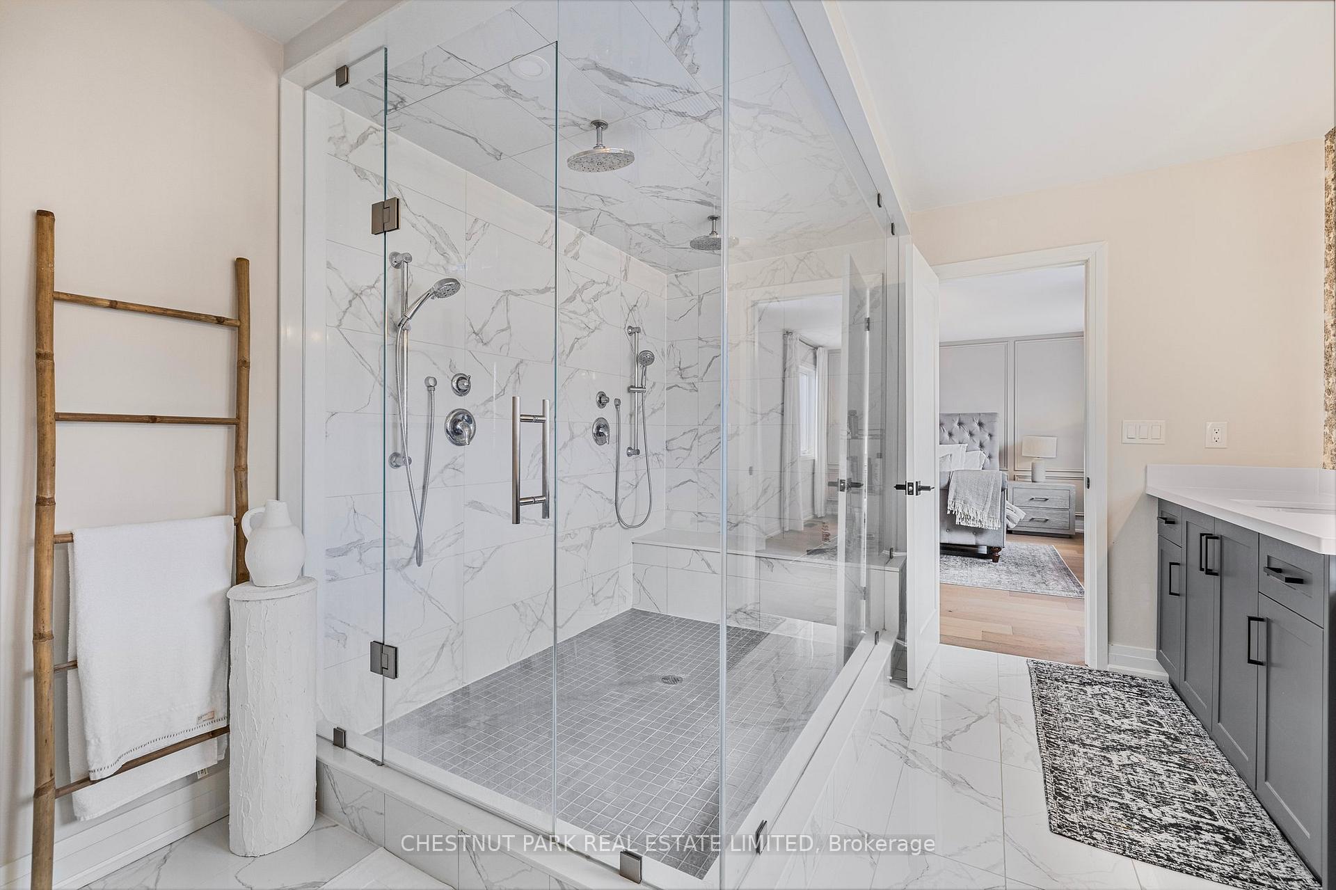 Photo 13 of 19 Low Boulevard, Uxbridge — HOMEH