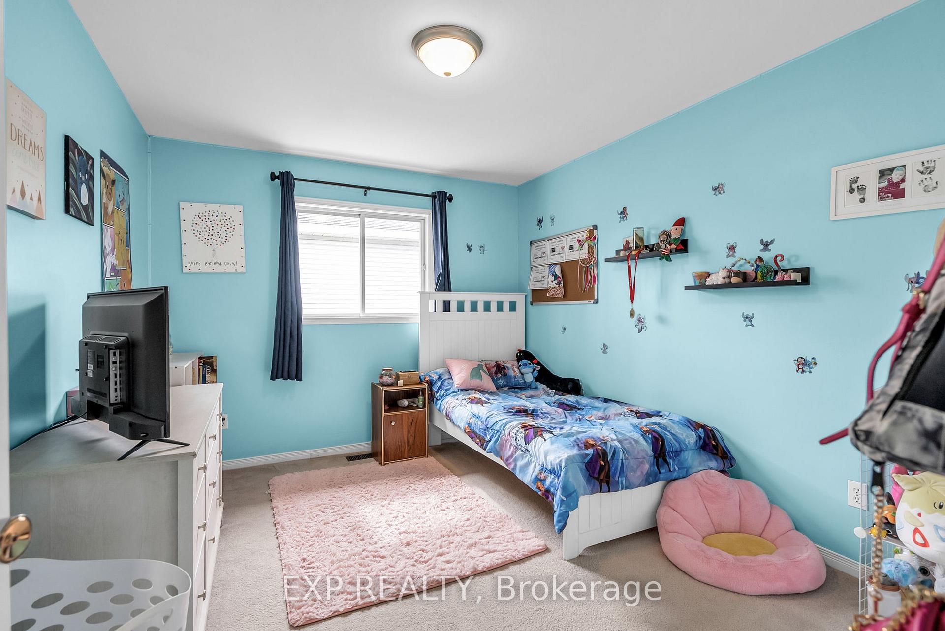 Photo 13 of 122 Glen Oaks Court, Cornwall — HOMEH