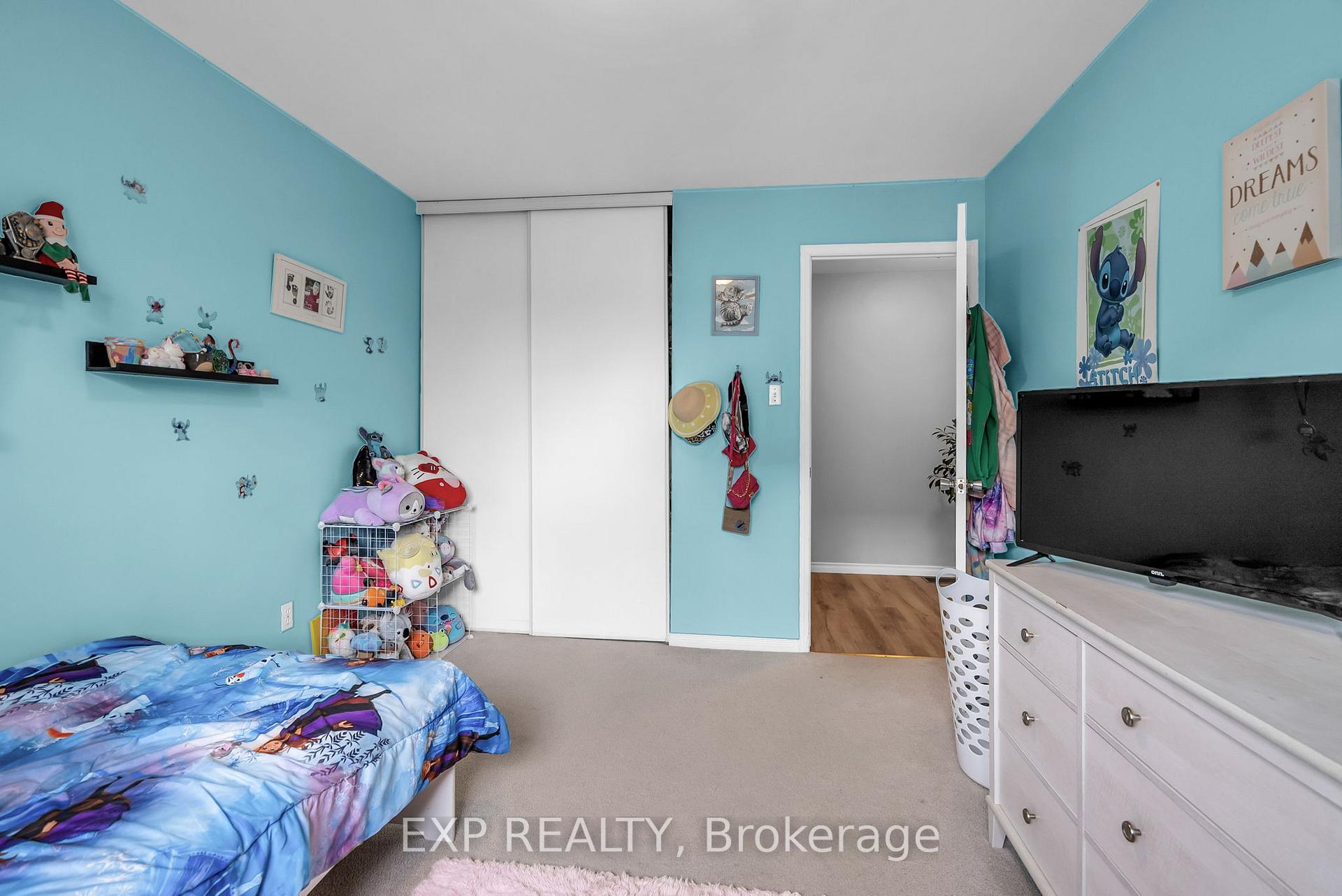 Photo 14 of 122 Glen Oaks Court, Cornwall — HOMEH