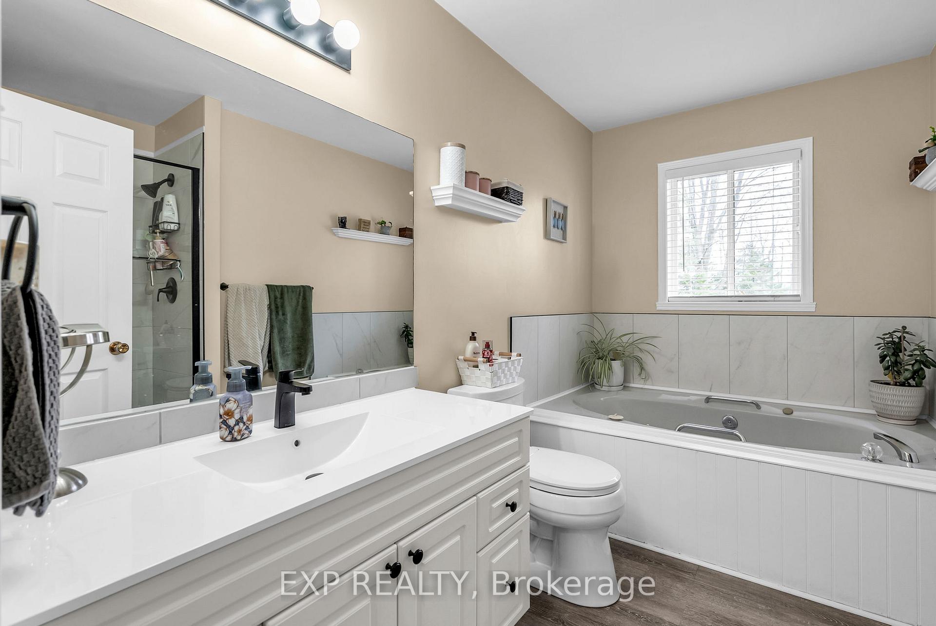 Photo 15 of 122 Glen Oaks Court, Cornwall — HOMEH