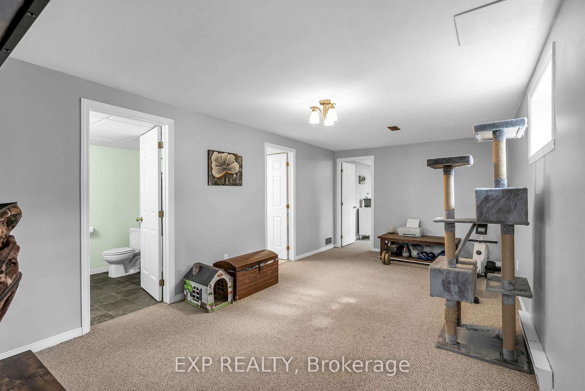 Photo 20 of 122 Glen Oaks Court, Cornwall — HOMEH