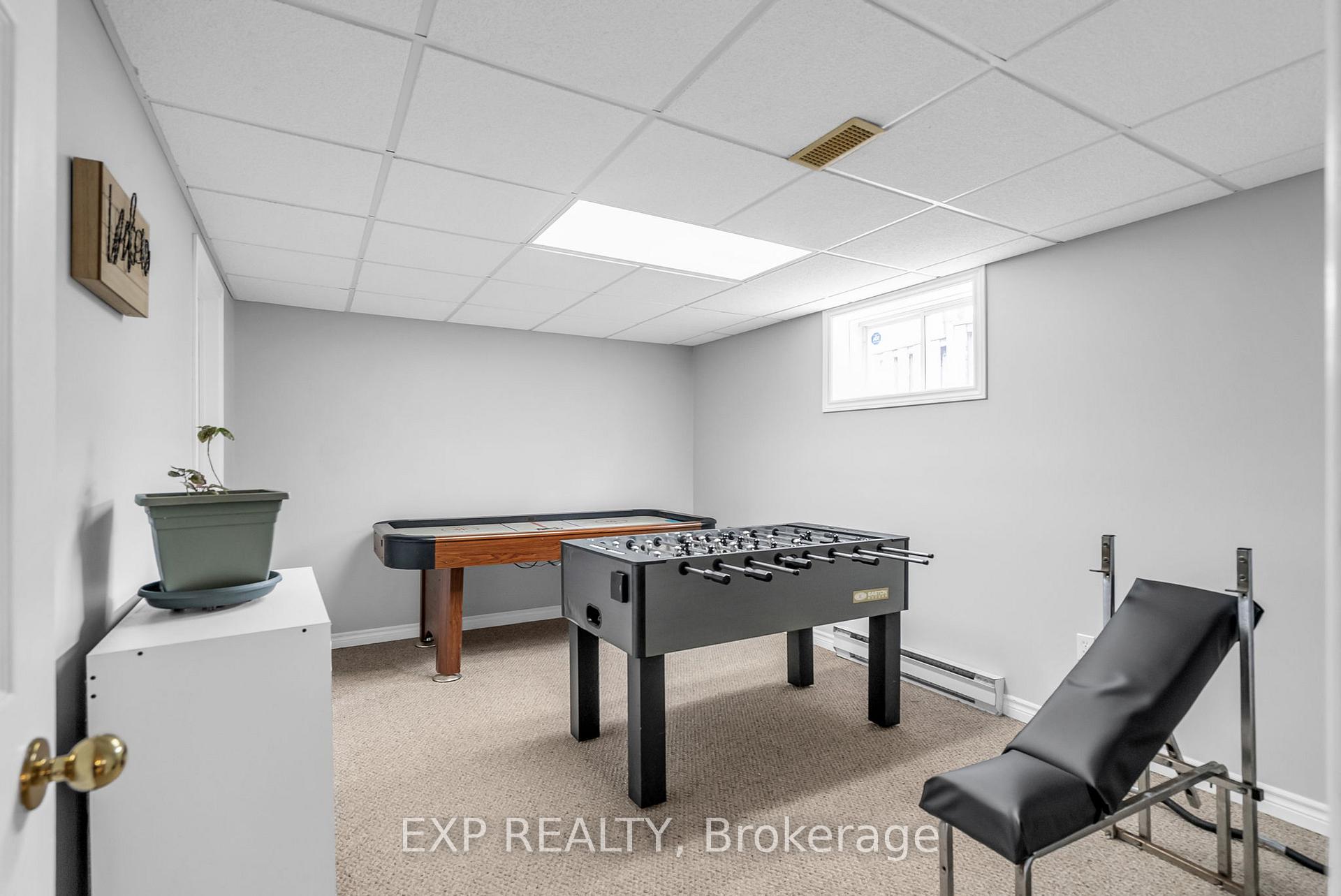 Photo 24 of 122 Glen Oaks Court, Cornwall — HOMEH